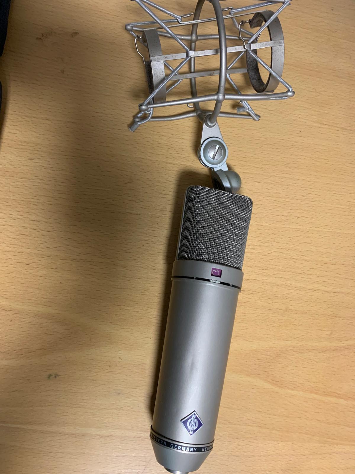 MICRO NEUMANN U87 AVEC SUSPENSION ARAIGNEE 