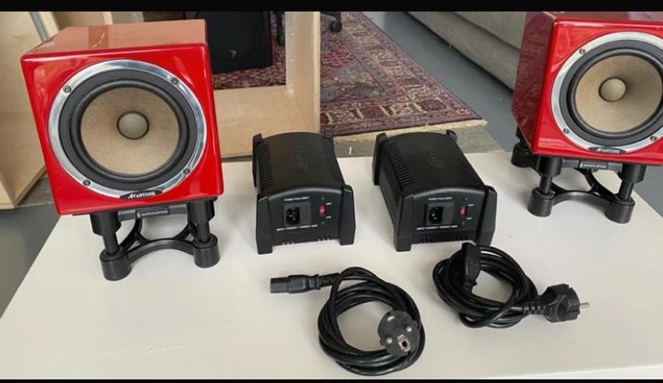 avantone rouges avec paire support isoacousic 
