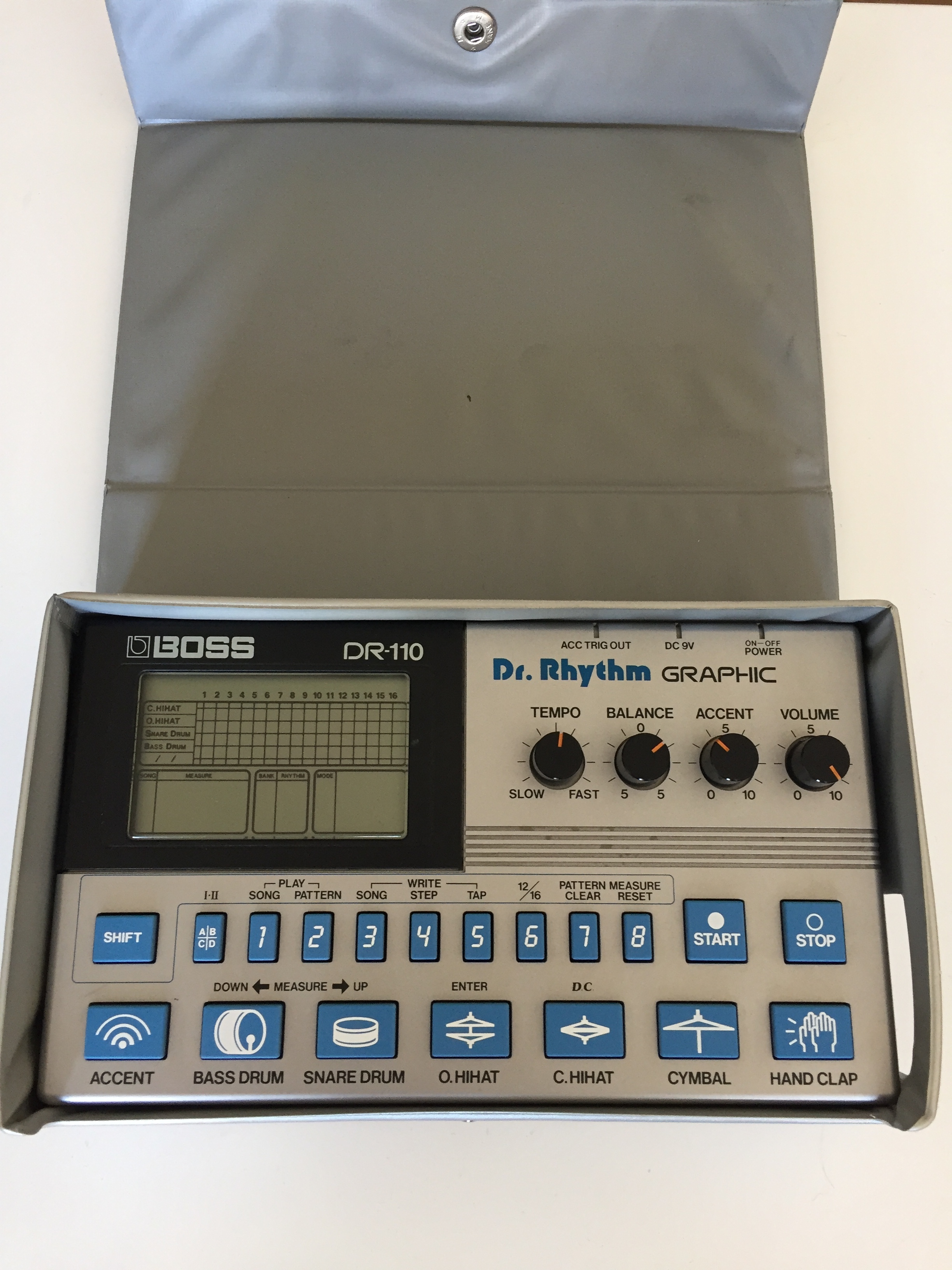 Vends Boss DR110 avec sa sacoche