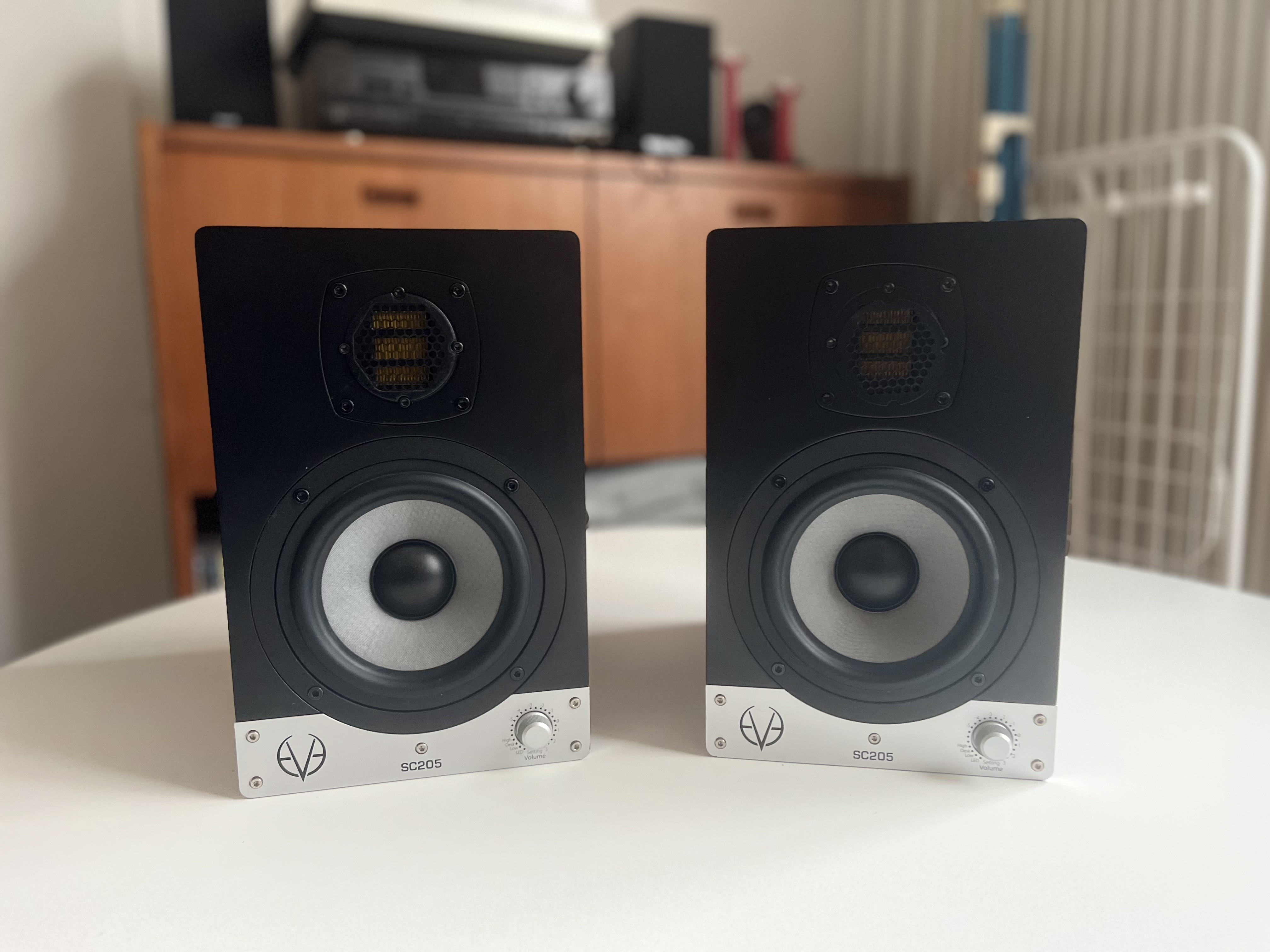 Eve Audio SC205
