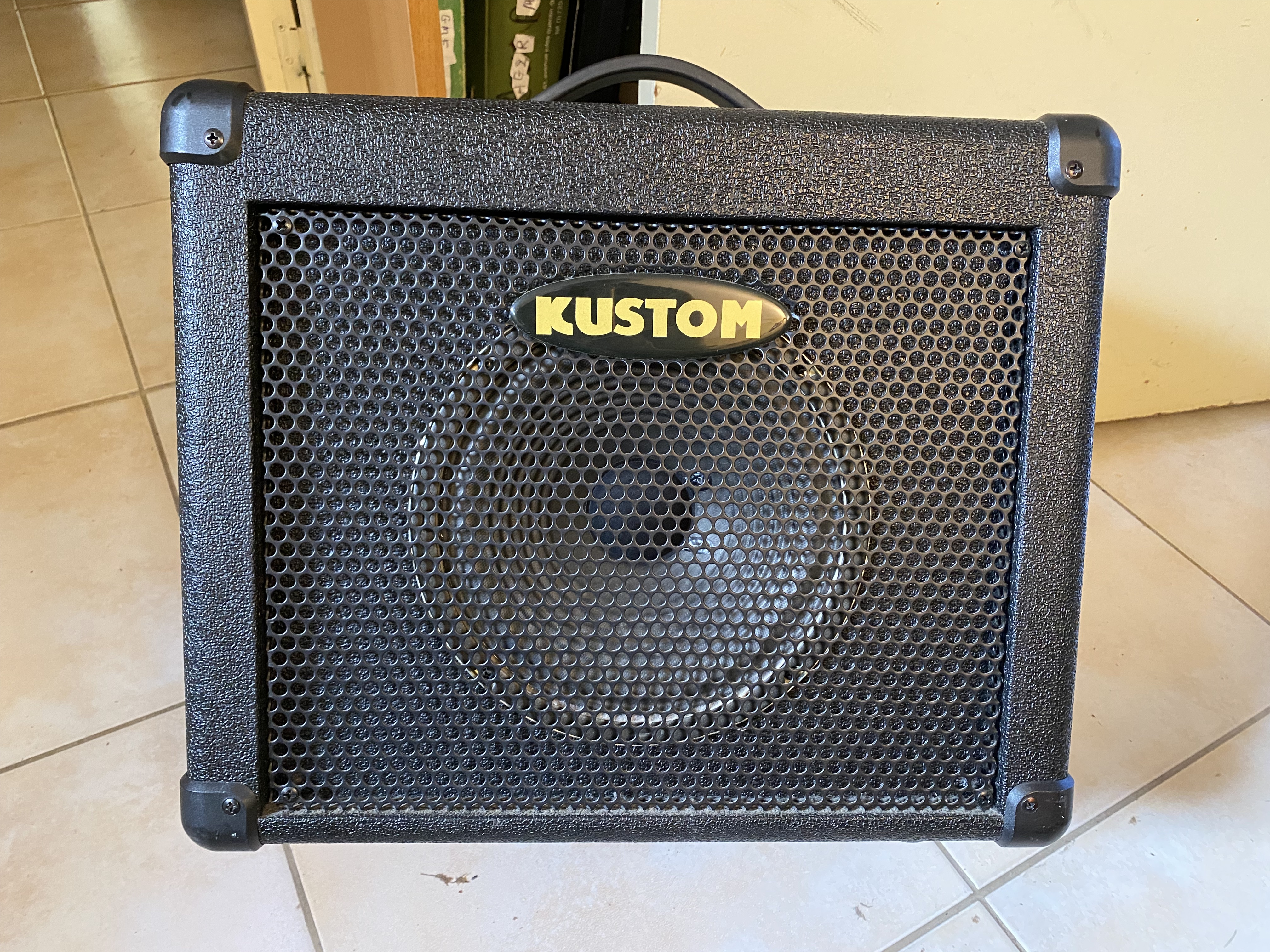 vends ampli basse kustom kba 16 