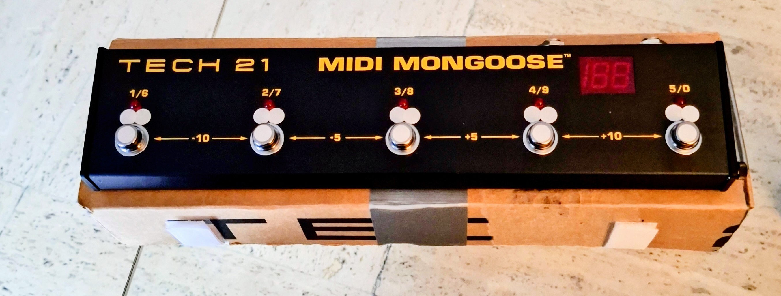 TECH 21 MOONGOOSE SWITCHER MIDI 
