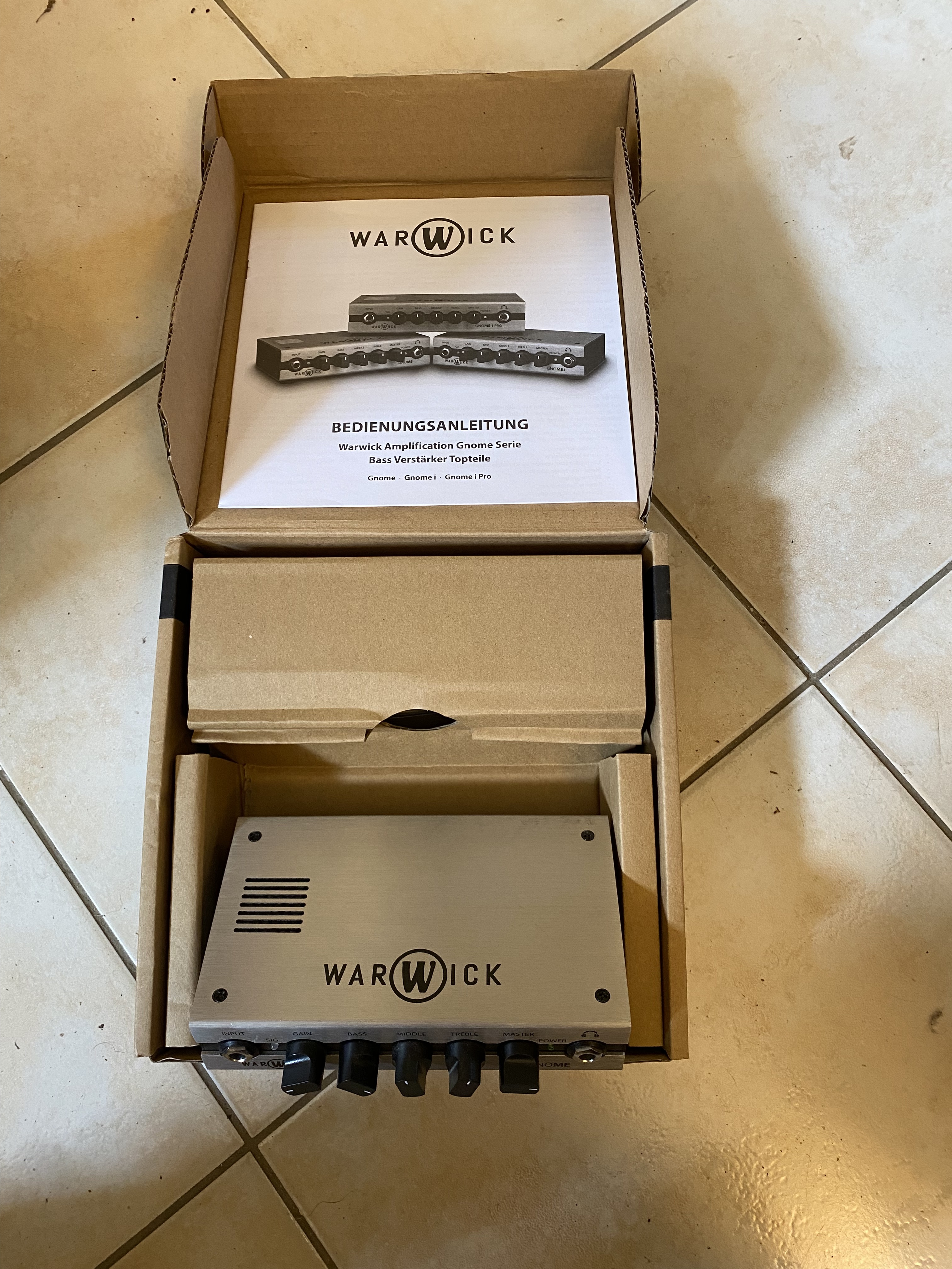 Vends gnome warwick 200w digital pocket amp