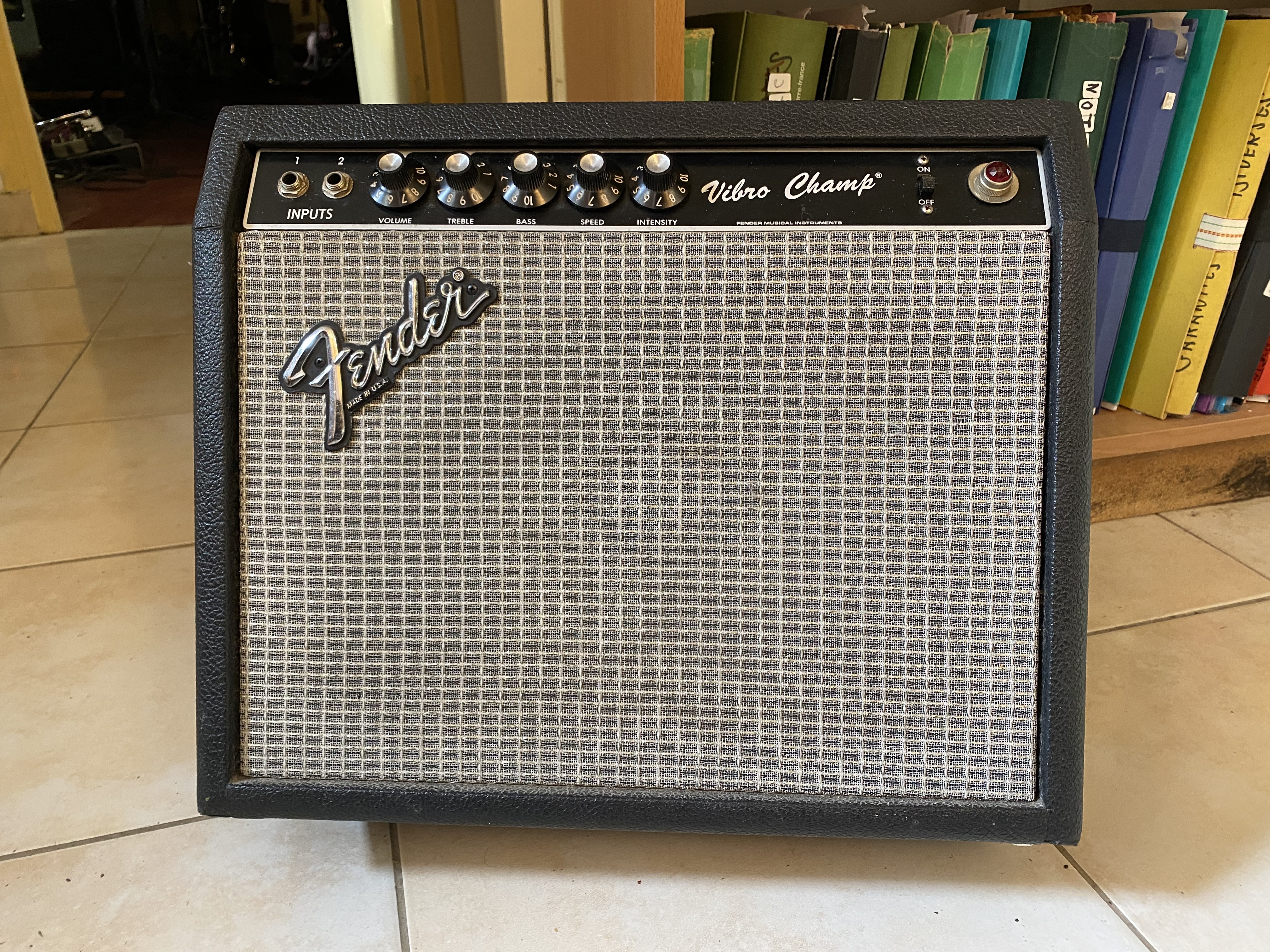 Vends ampli fender vibro champ tube combo amp blackface années 1980 