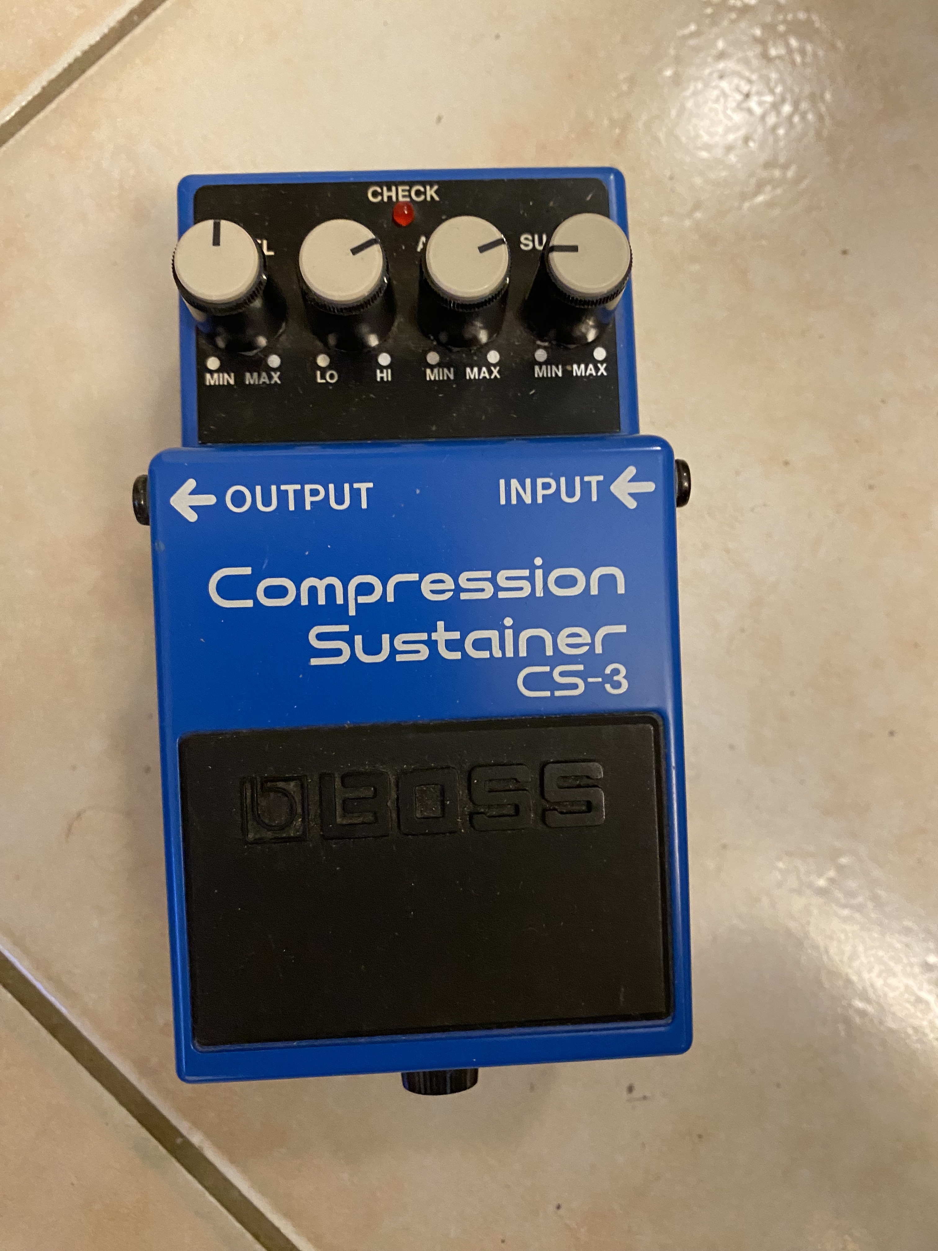 vends pédale boss cs-3 compression sustainer