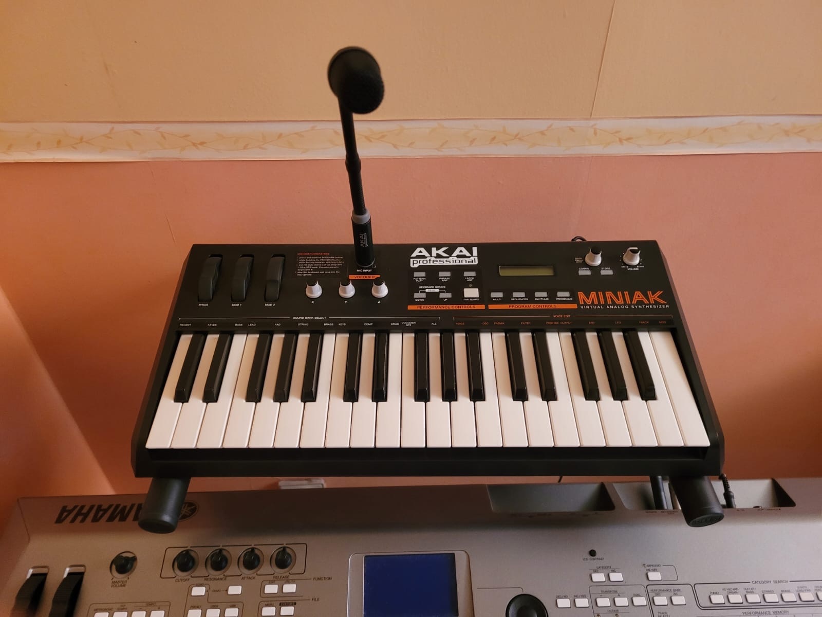 vends synthé akai miniak