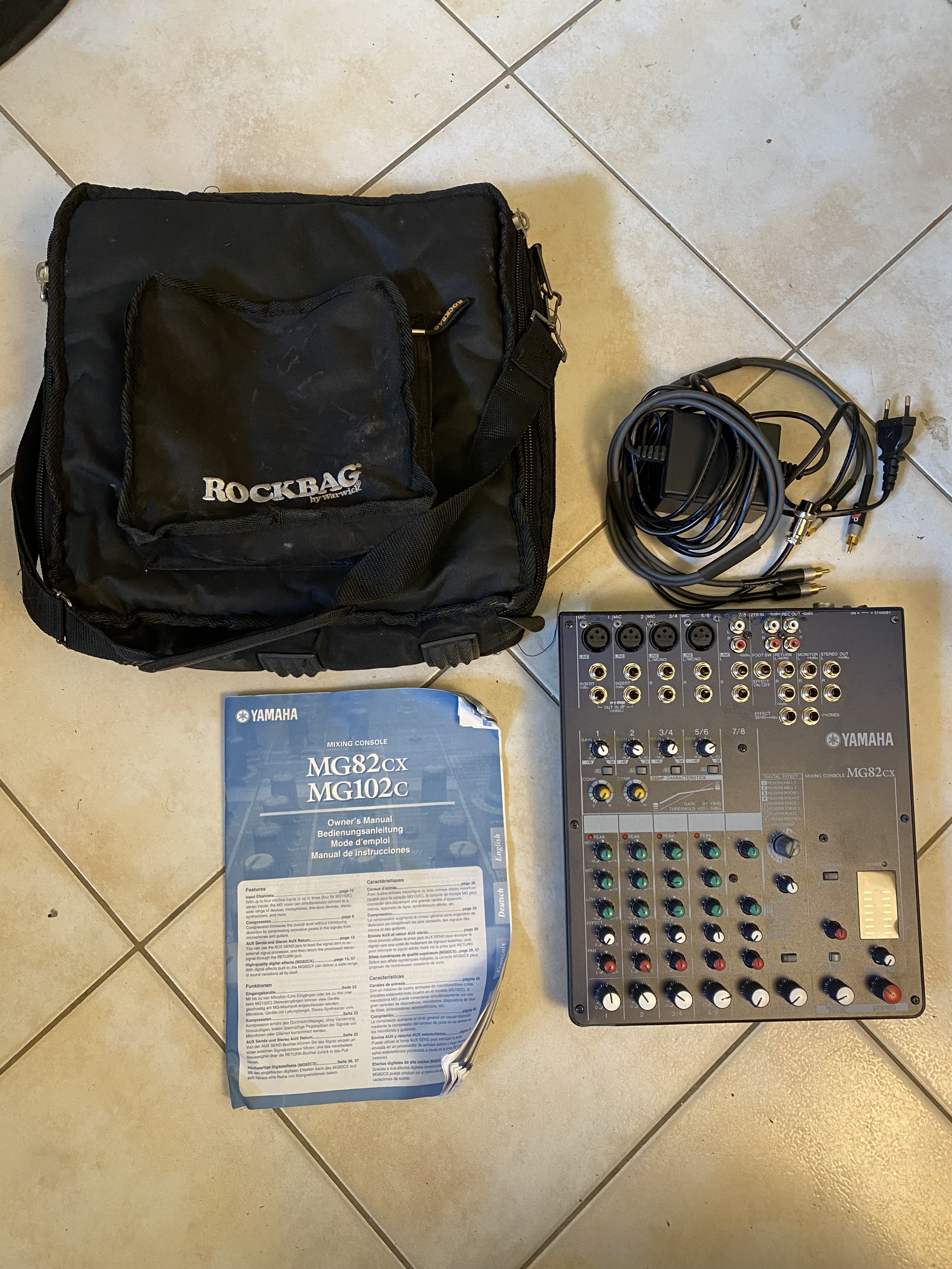 vends table de mixage mg82cx