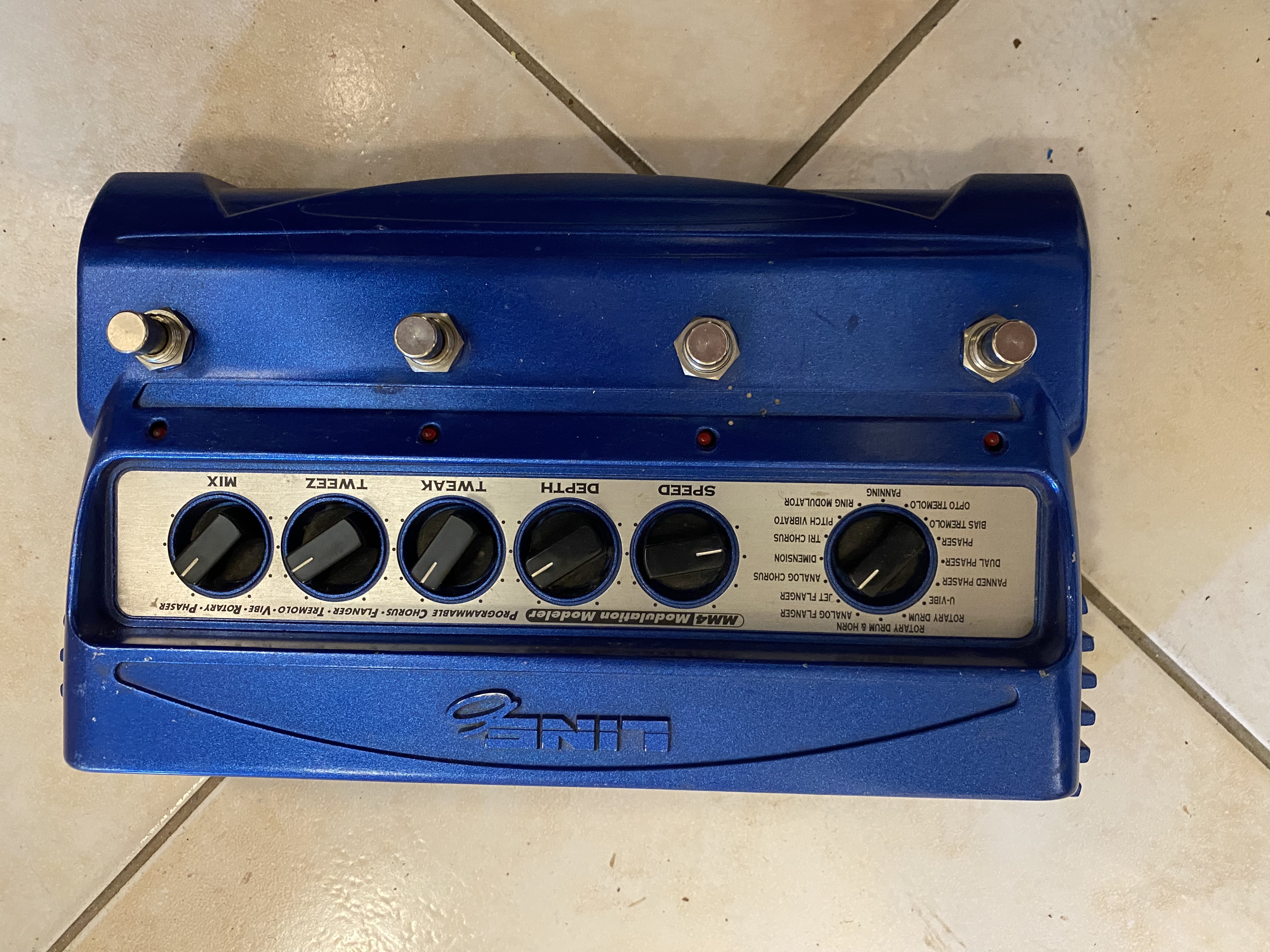 vends pédale multieffets line 6 mm4