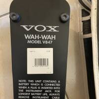 vends pédale vox v847 wah wah