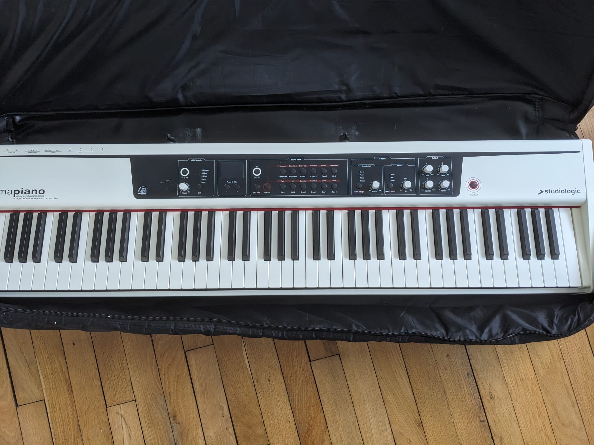 Clavier Fatar / Studiologic Numa Piano en très bon état (88 touches, toucher lourd) + housse