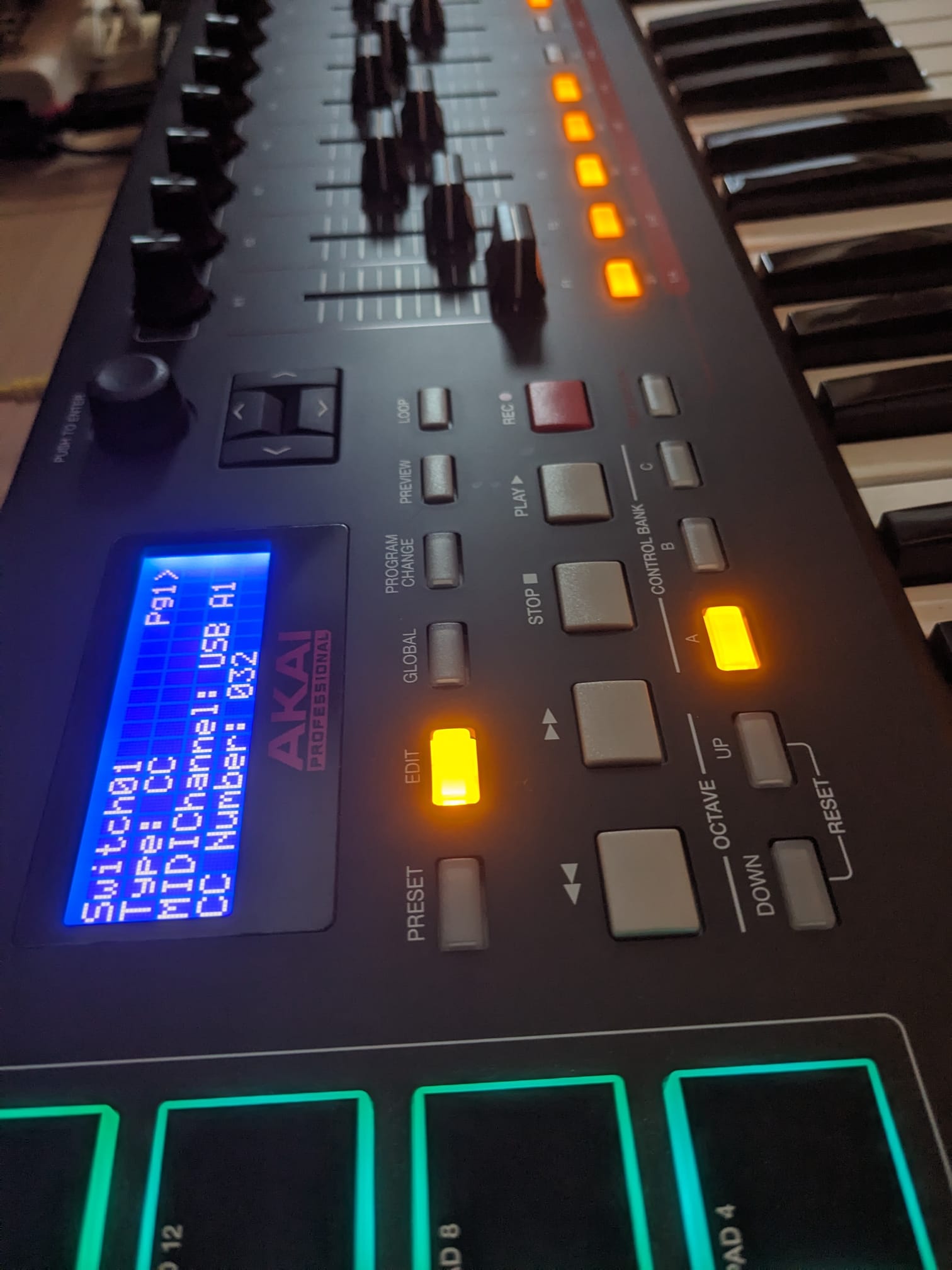 Akai - Mpk249 (2)