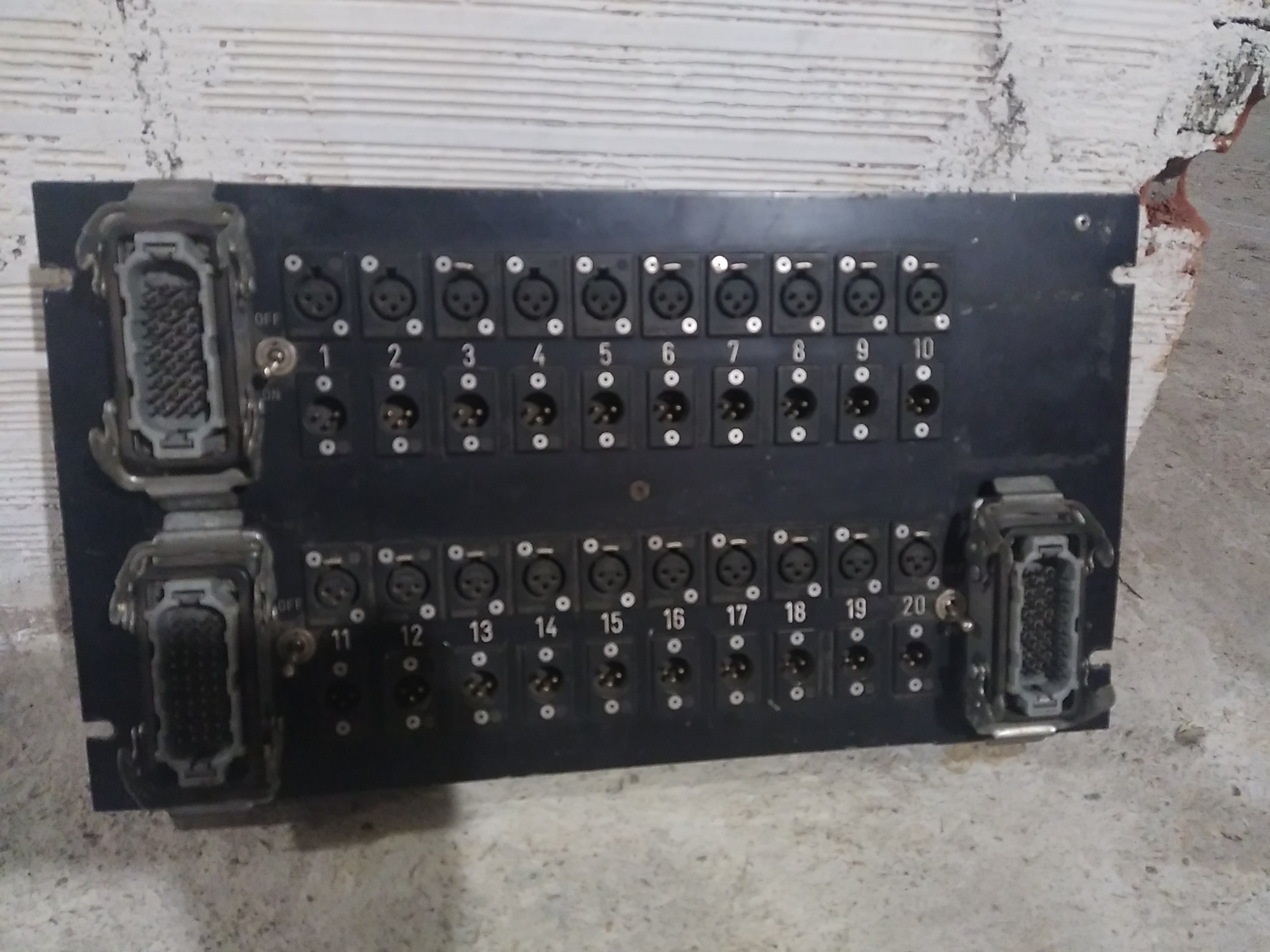 Multipaire 20 paires avec boitier 19" et épanoui