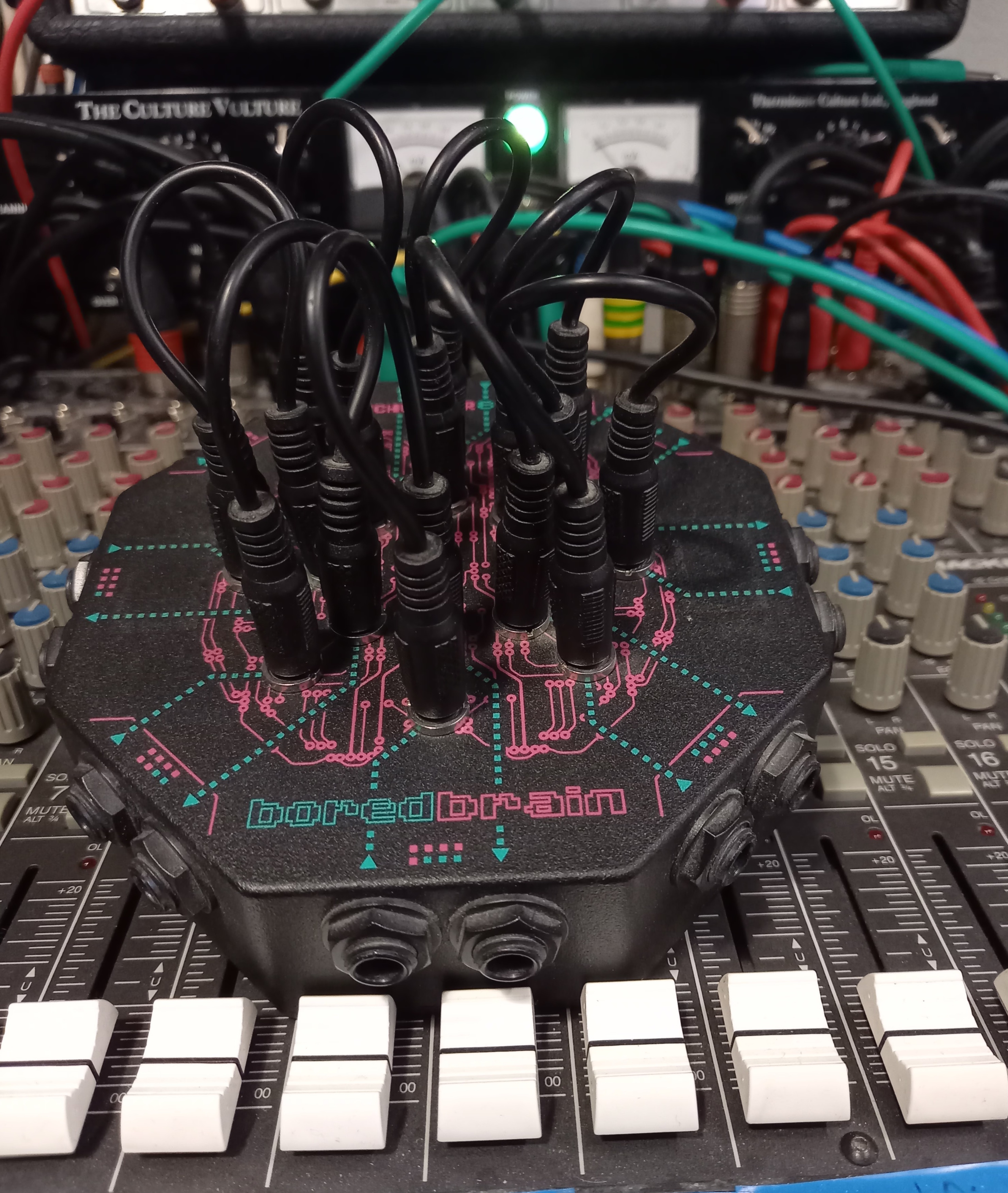 VEND PATCHULATOR 8000 NEUF