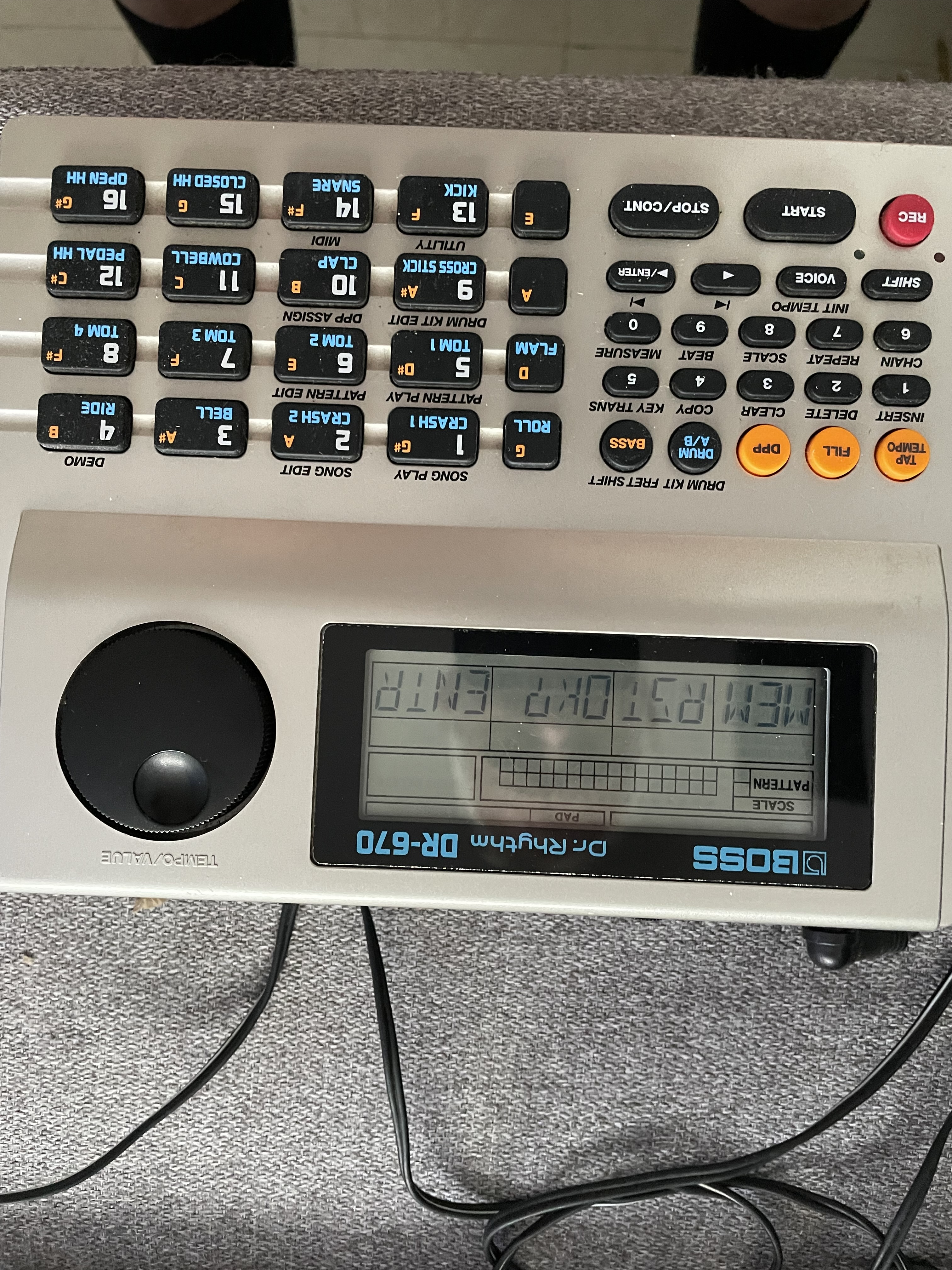 Boit rythme boss dr670