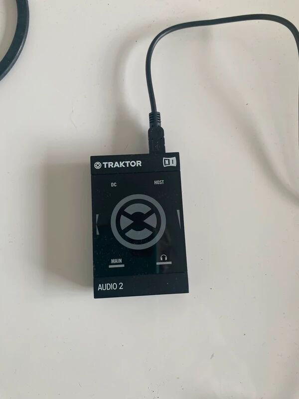 vend carte son assez peut servis ( une tournee de 2 mois) avec le cable usb A ,