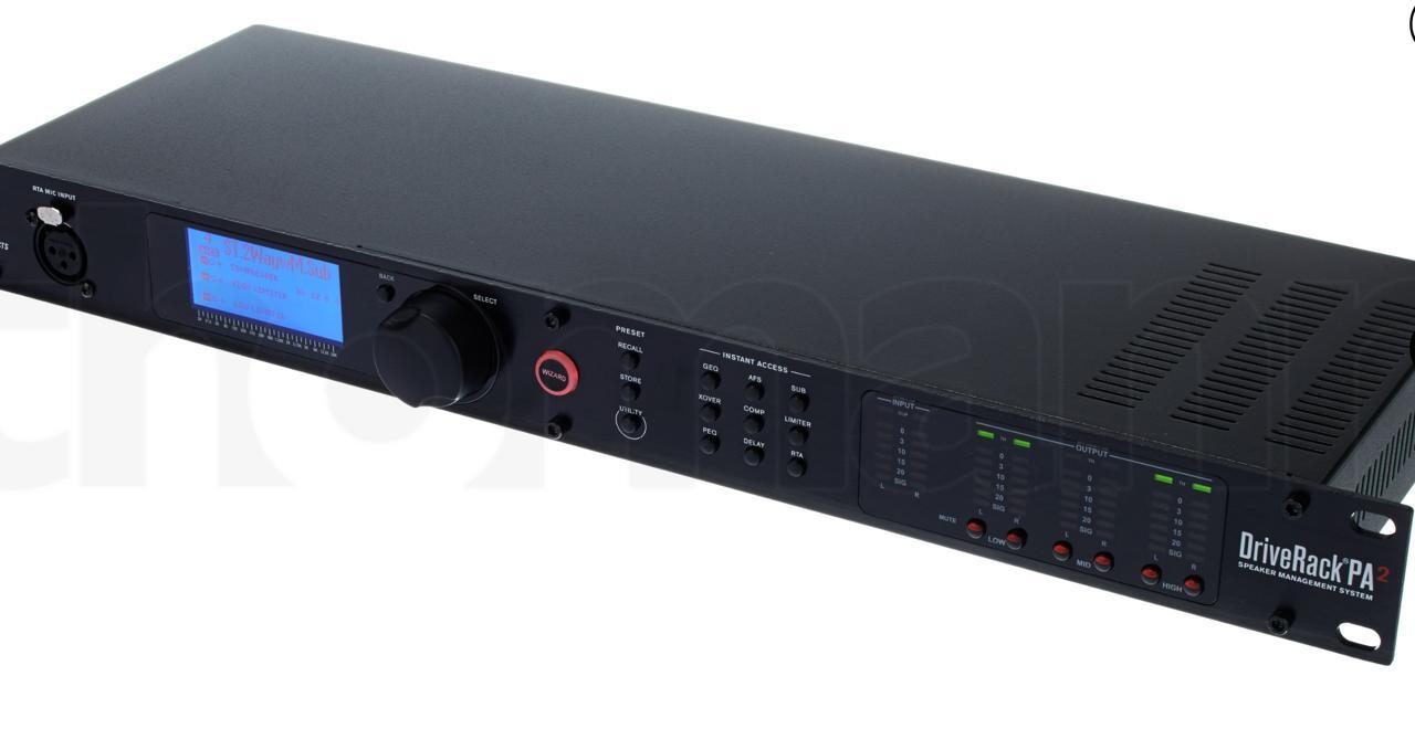 tres bon état jamais sortit du rack , branché une fois puis servis pour 10 dates de concert 