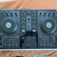 Vends Traktor Kontrol S2 MK1 en très bon état