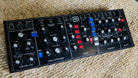 BEHRINGER MODEL D MINIMOOG