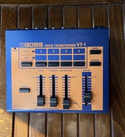 vds BOSS VT-1 voice transformer vocoder