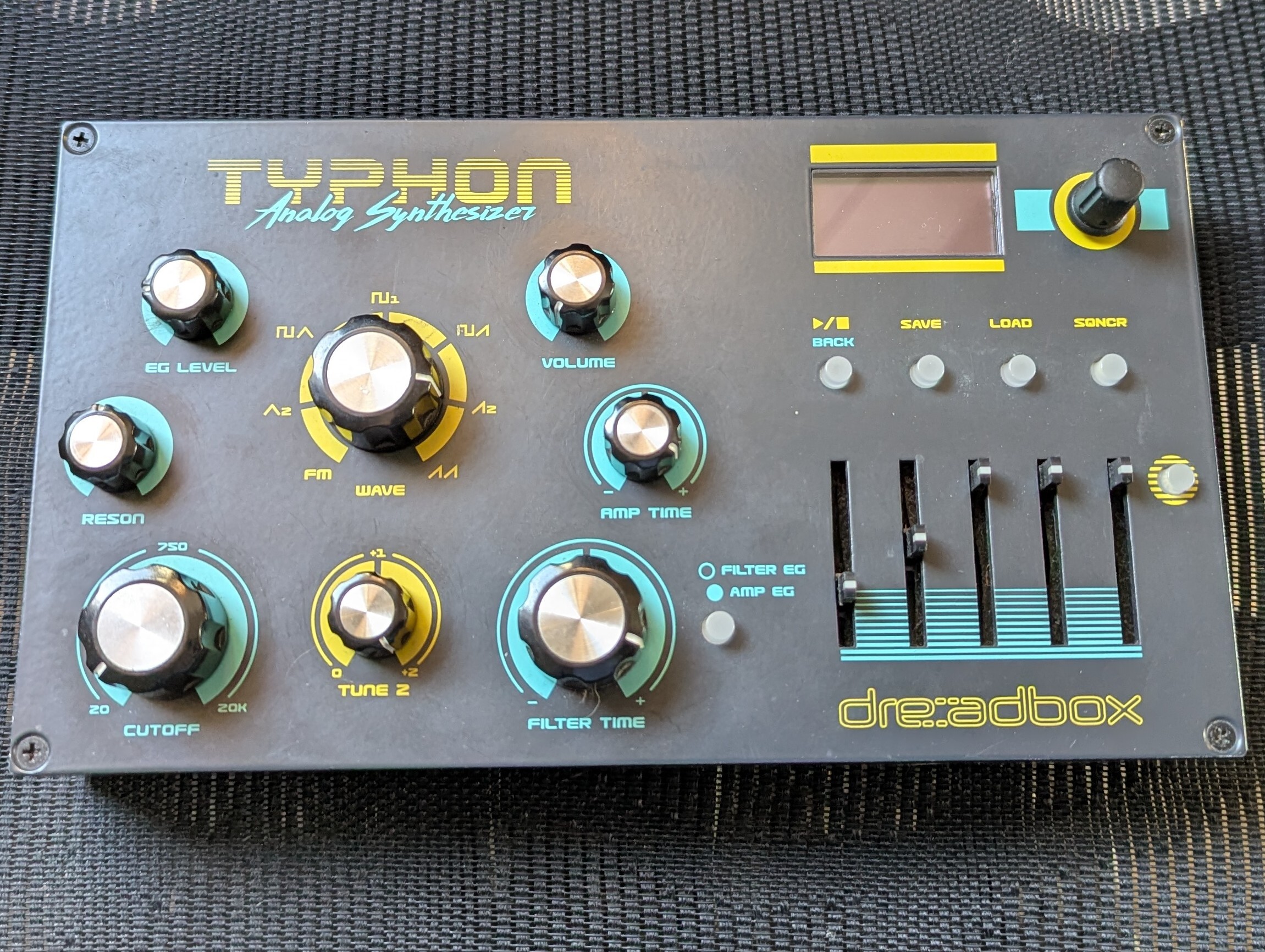 vends dreadbox typhon