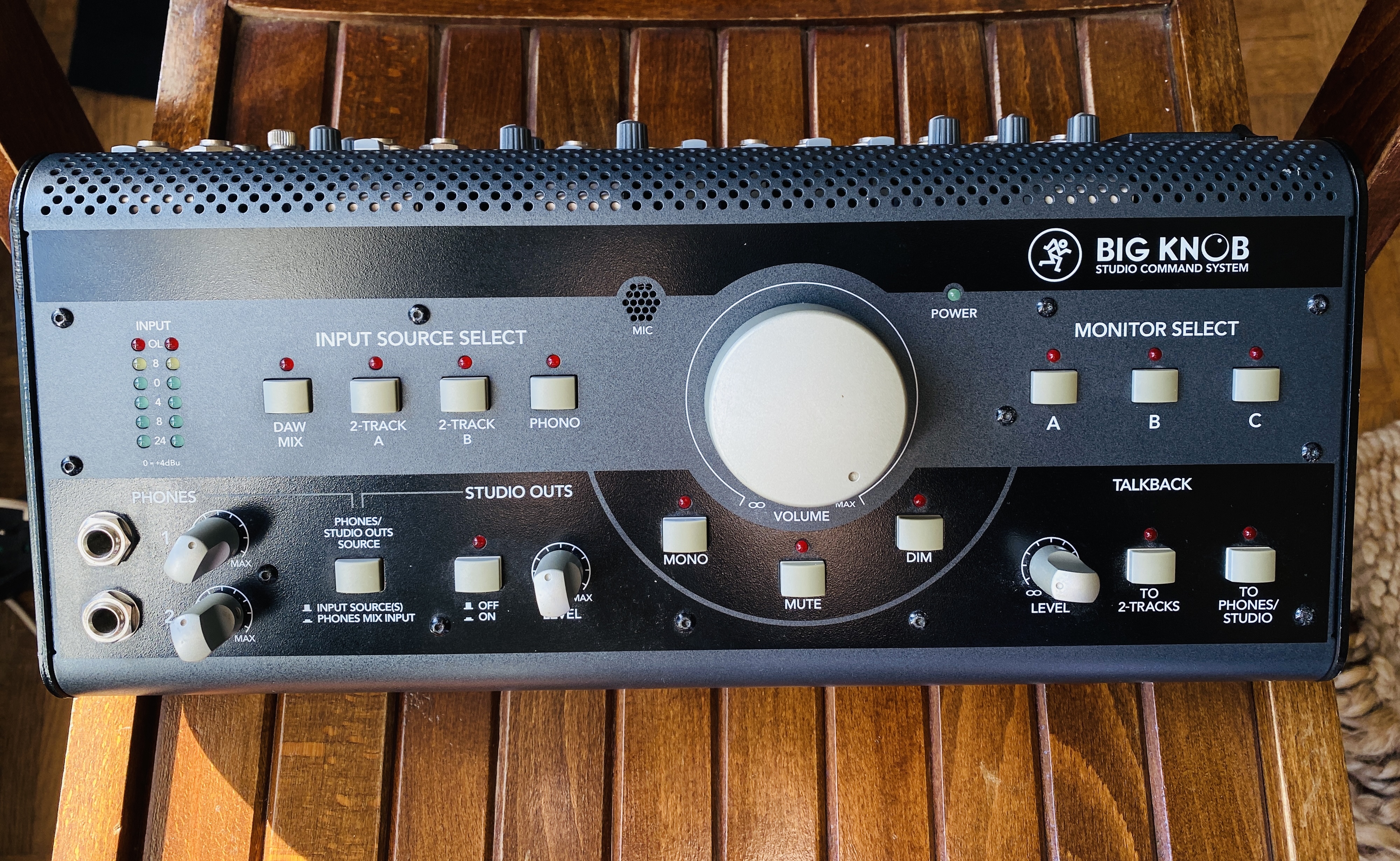 Mackie Big Knob  à réviser