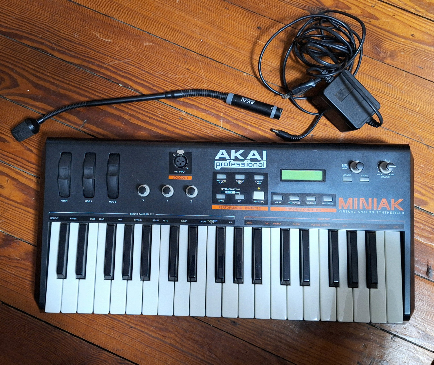 Akai Professionnal Miniak (synthé)