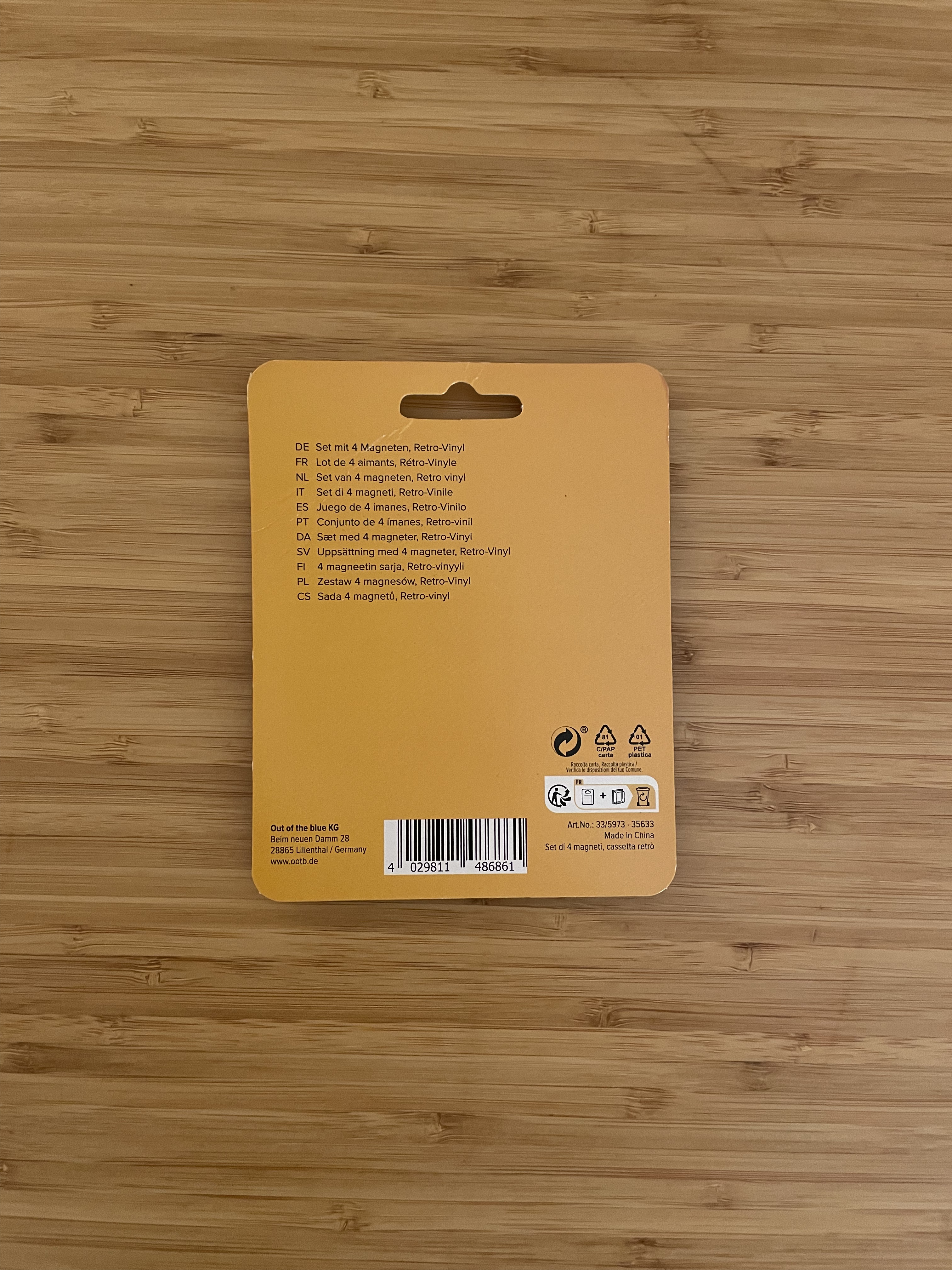 19.2. Lot de 4 aimants vinyles Out Of The Blue (4 cm)