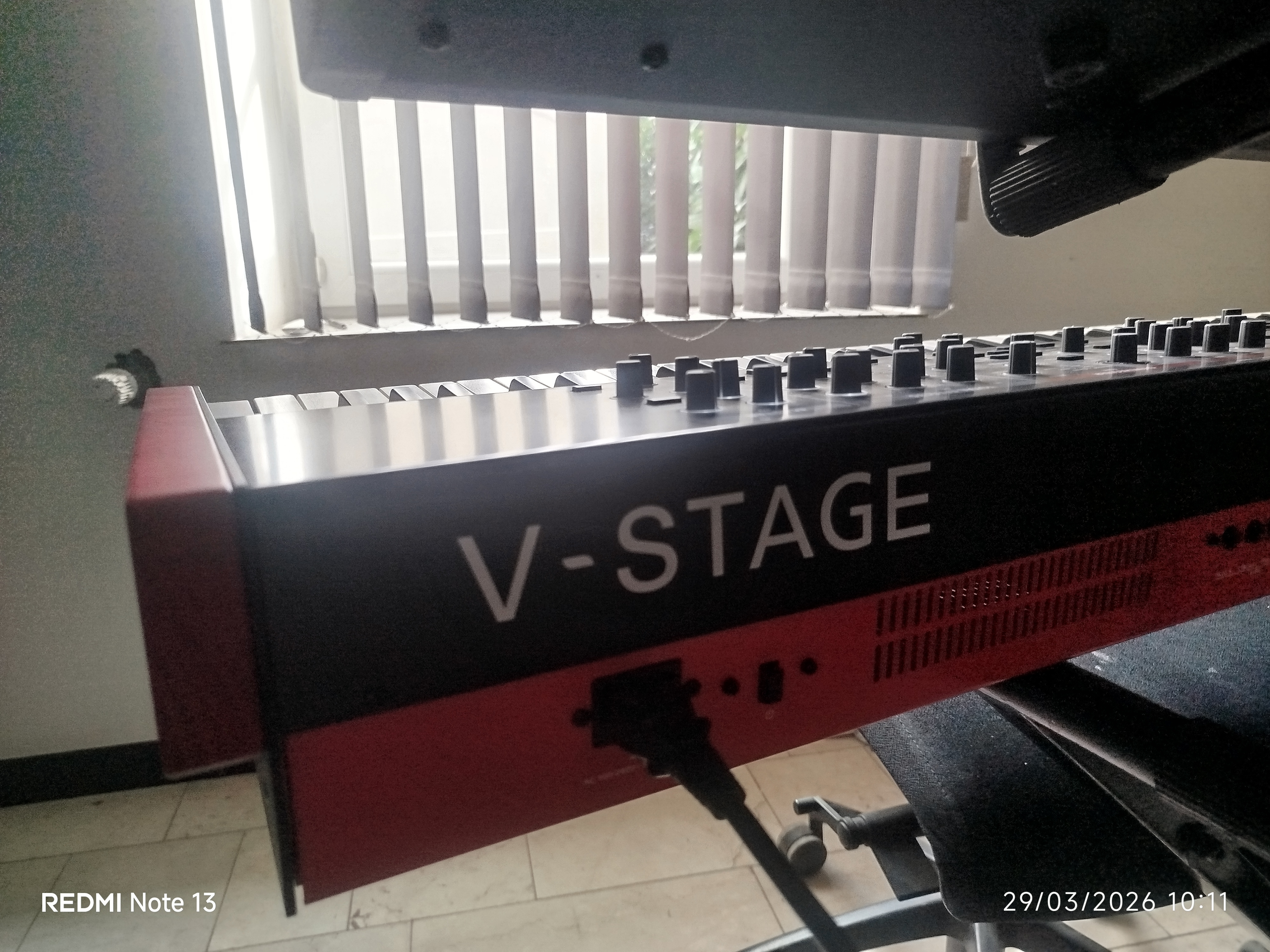Bonjour je vends Mon Roland V stage 88 