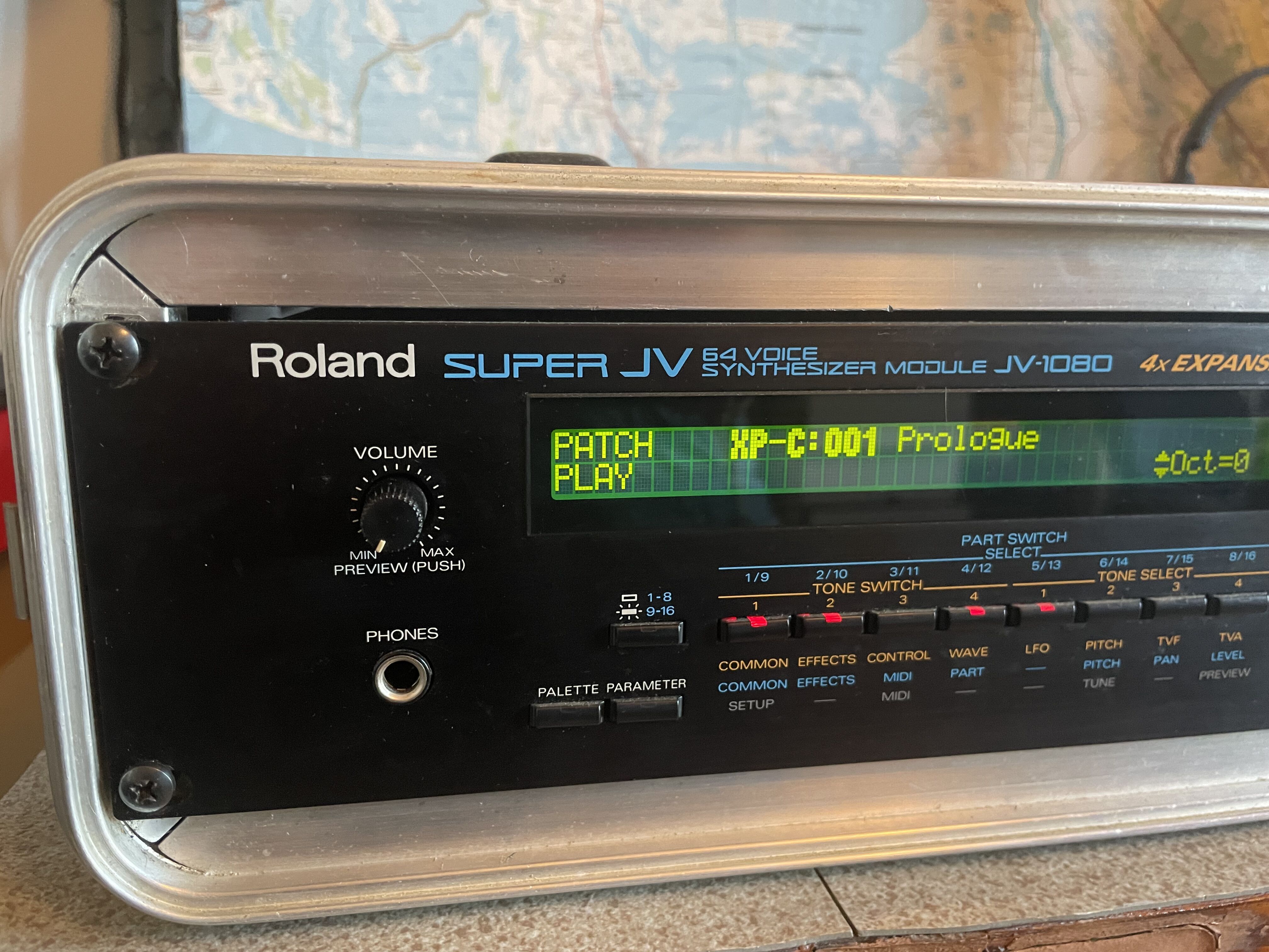 Roland JV-1080 (38900)