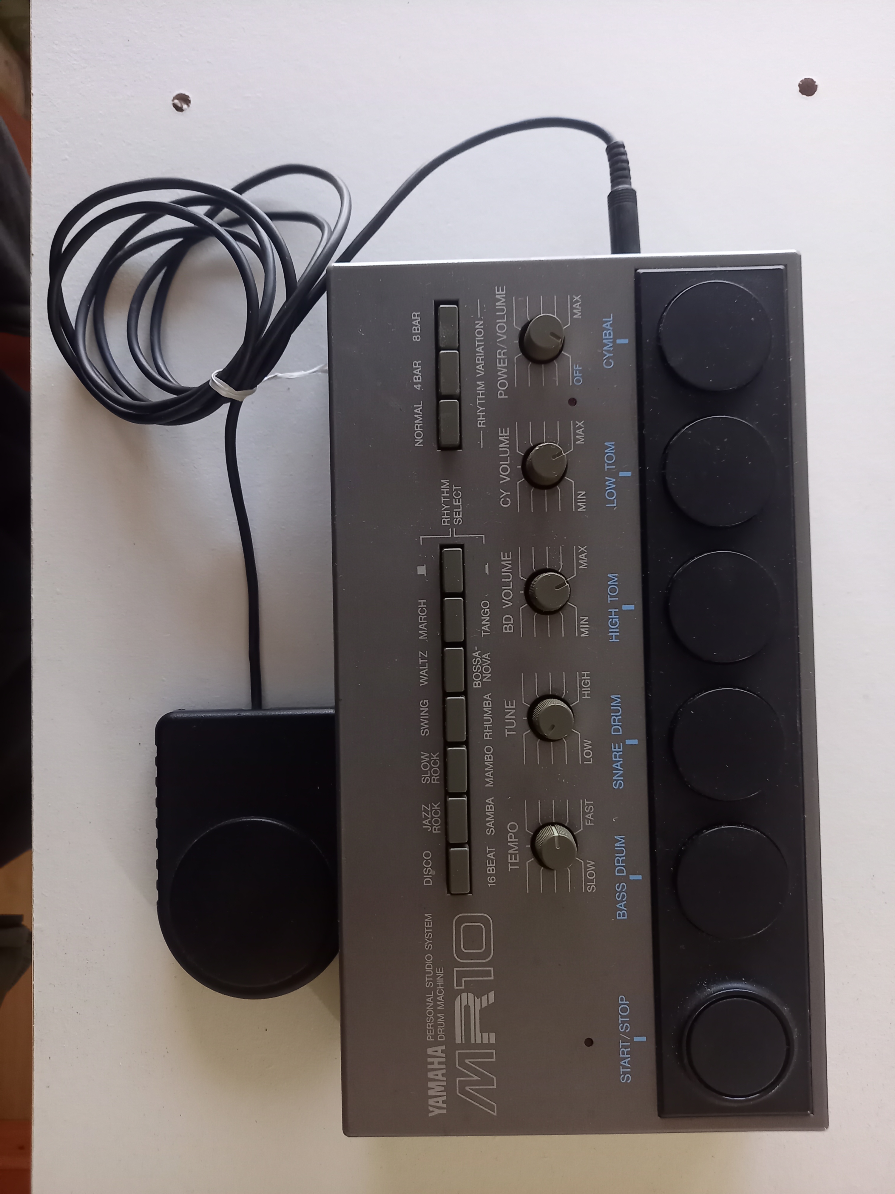 Vends Boîte à rythme analogique YAMAHA MR10
