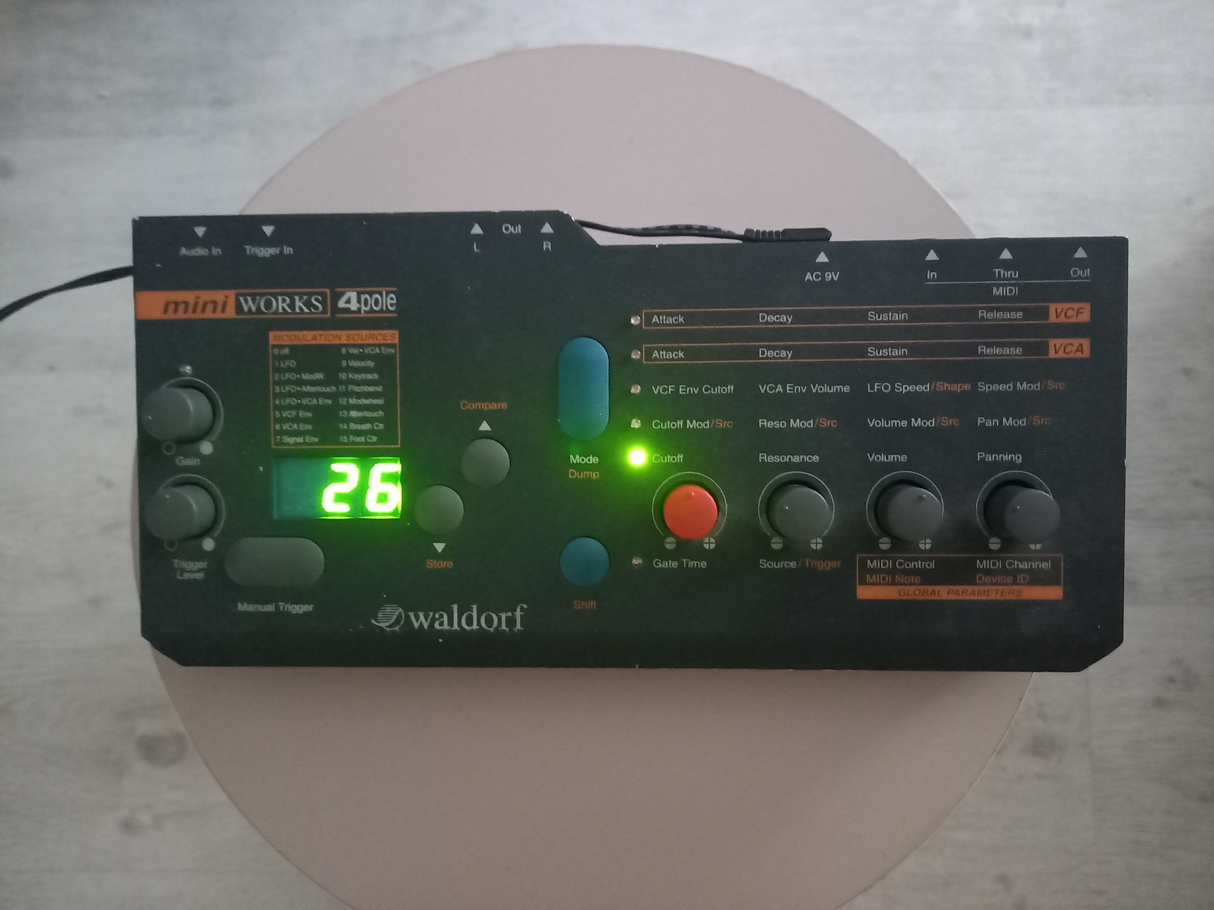 Vends Waldorf Mini Works 4POLE 