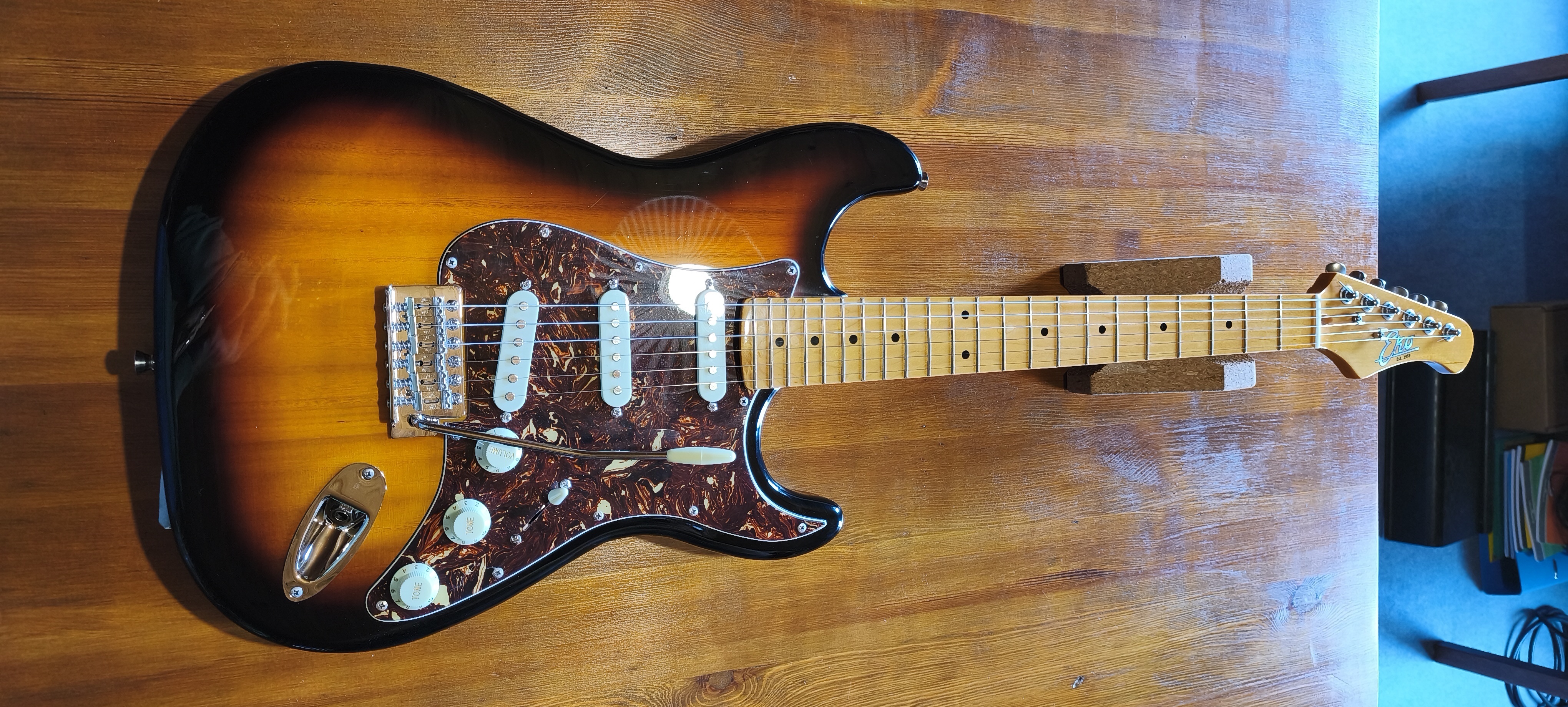 STRATOCASTER EKO 401
