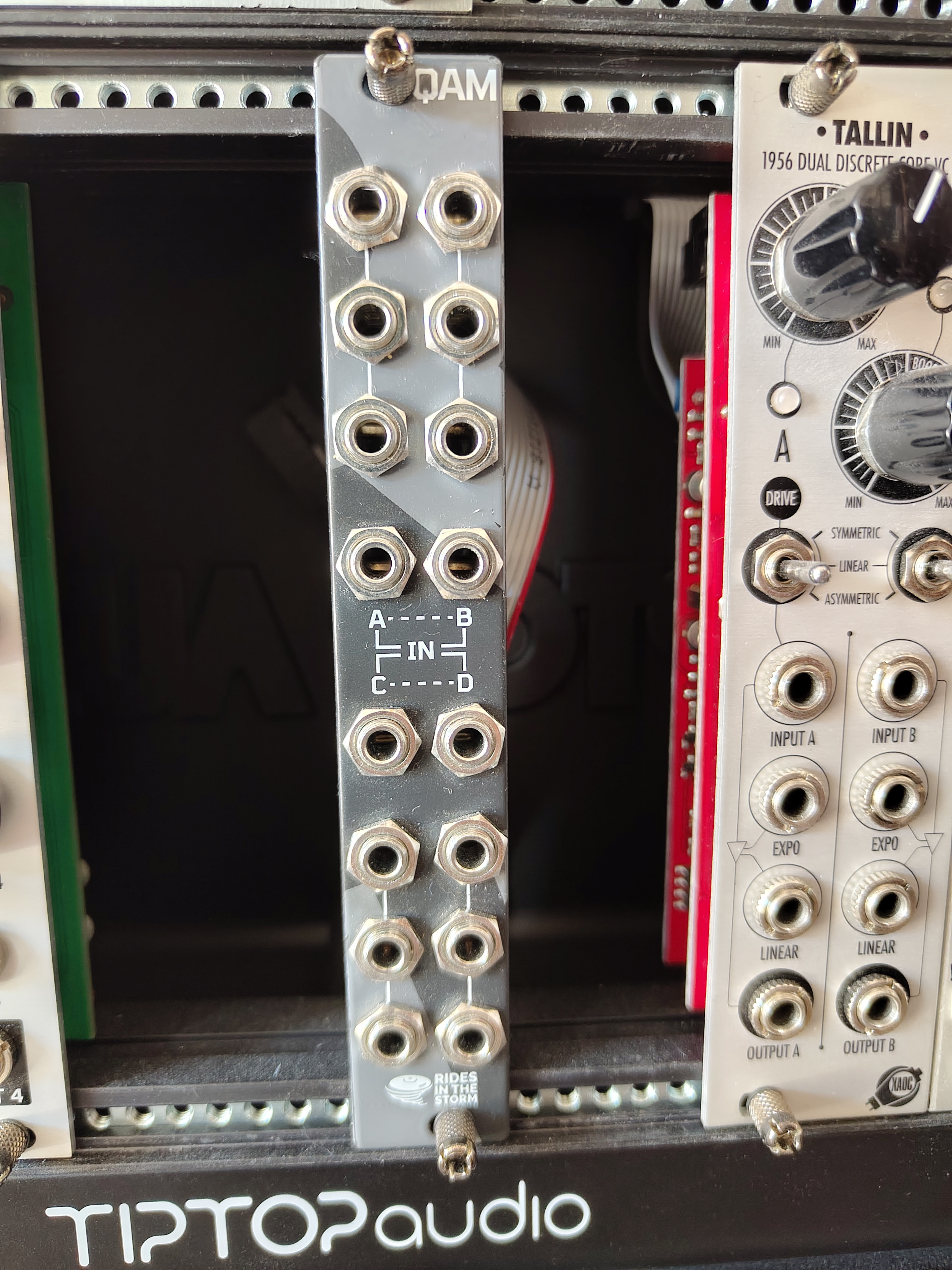 Vends Rides in the Storm QAM