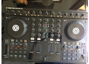 Native Instruments Traktor Kontrol S4 (35370)