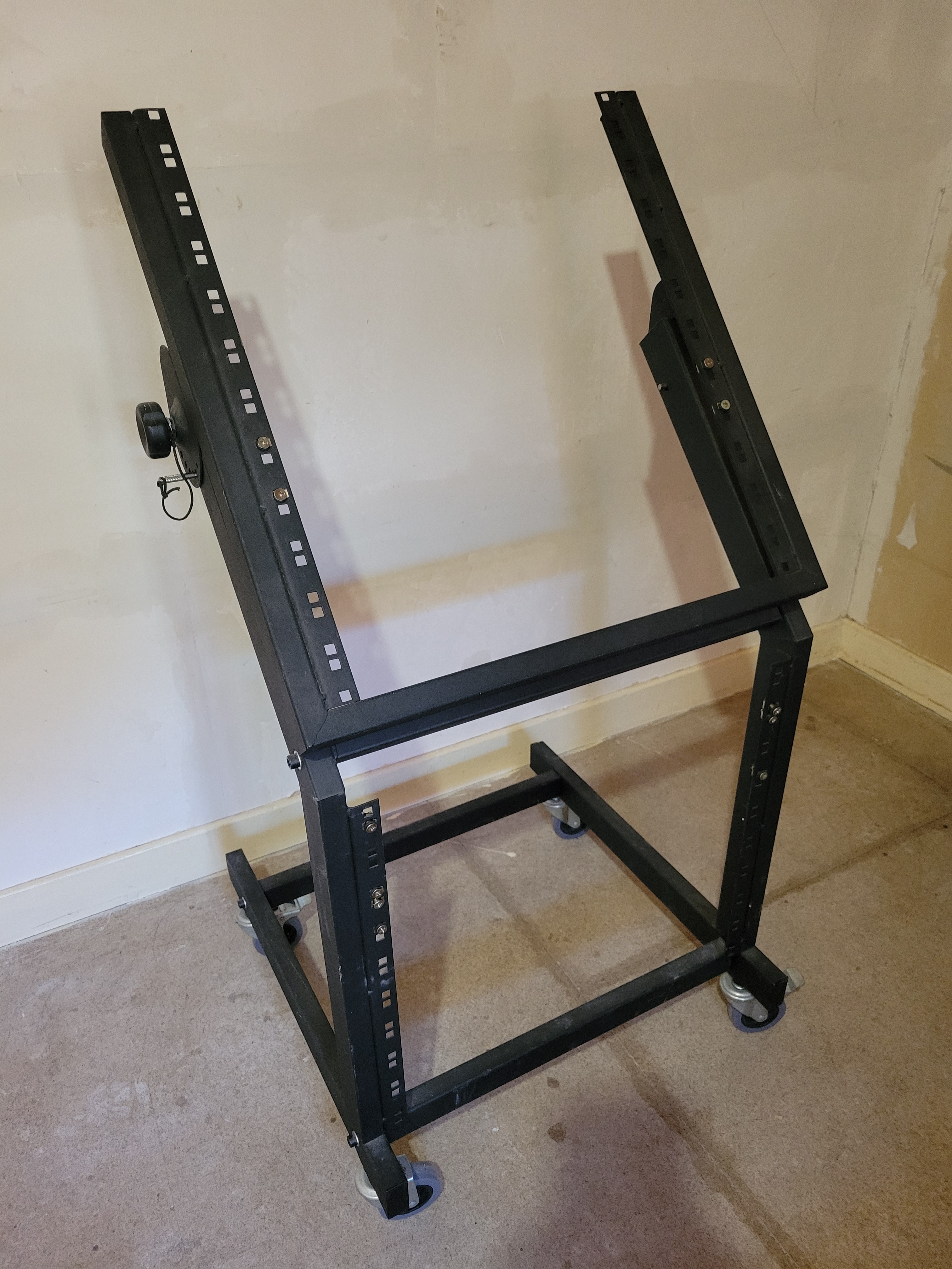Vends Chariot rack studio 19" 12U + 9U