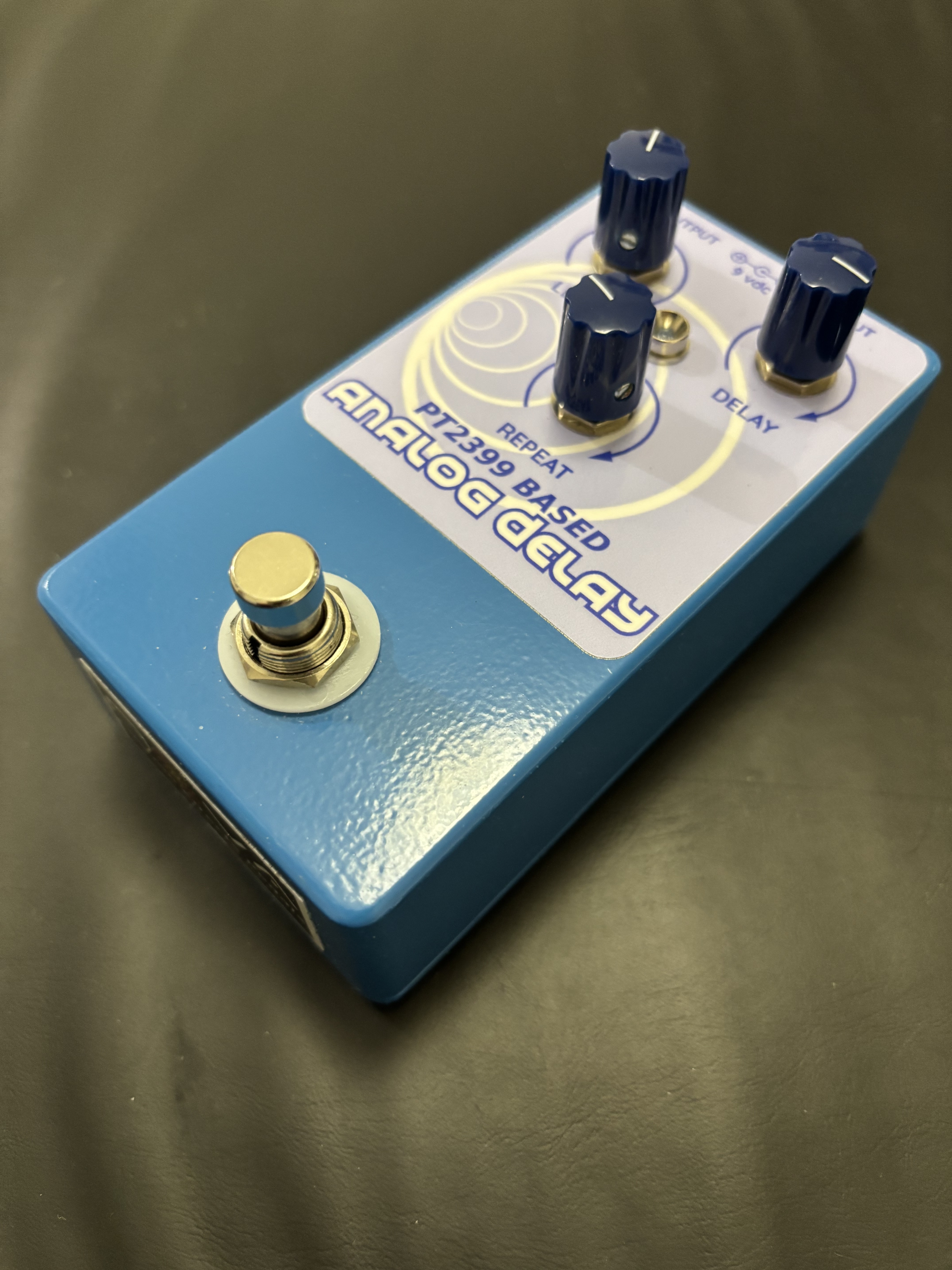 Vends pédales de délai analogique Nova pt2399