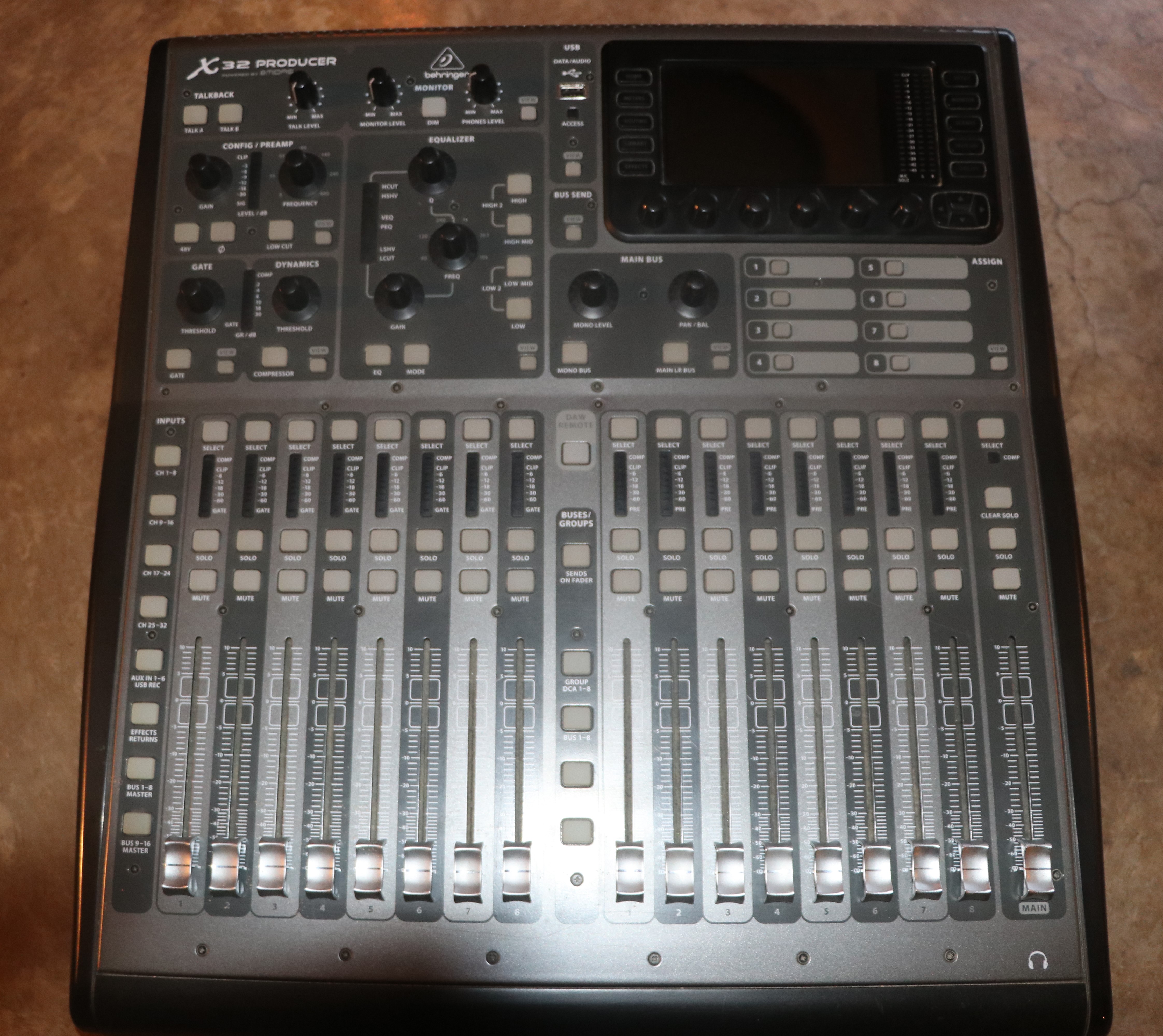 Vends BEHRINGHER X32 PRODUCER état neuf