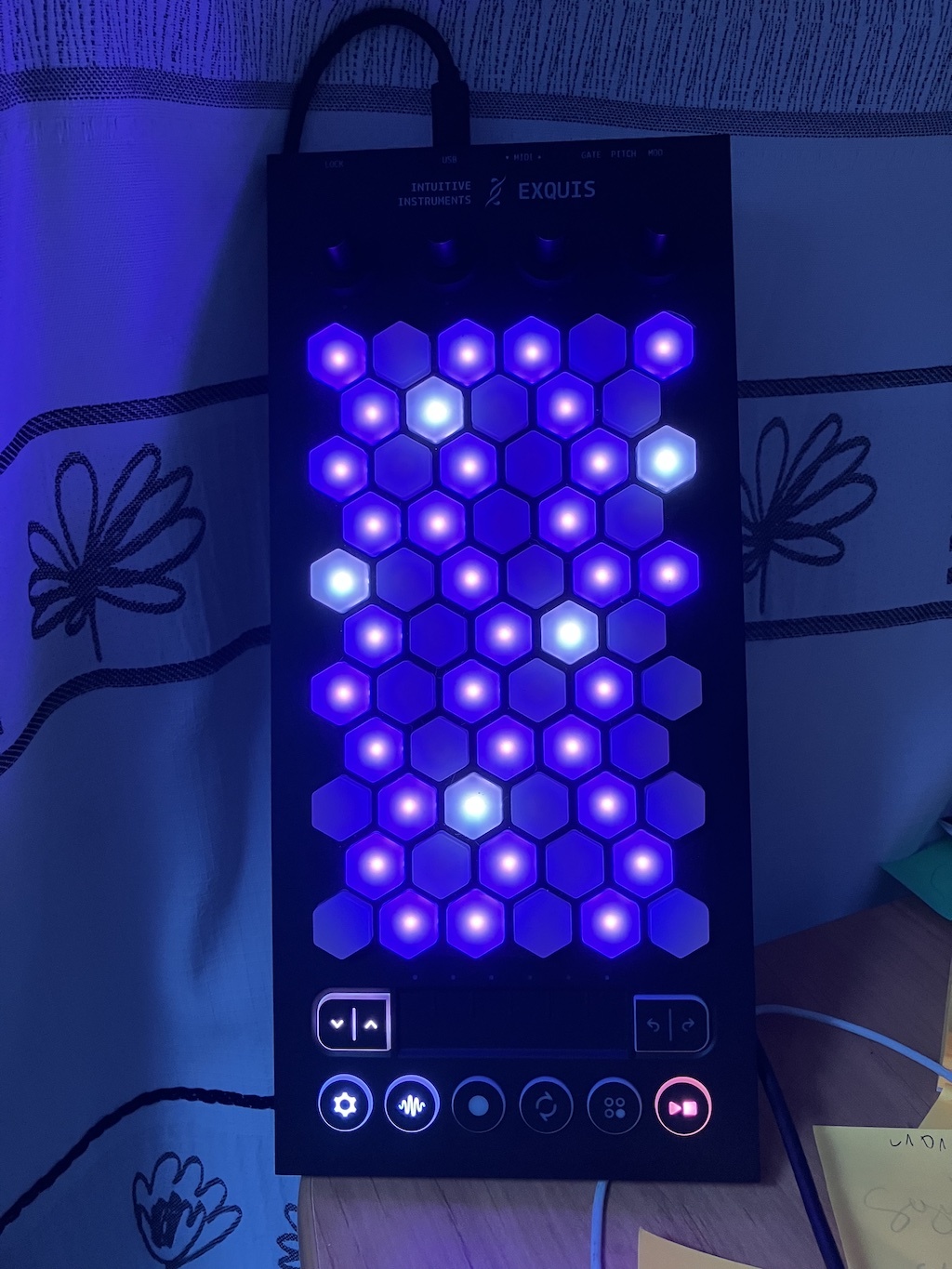 Super clavier midi pour création de mélodies