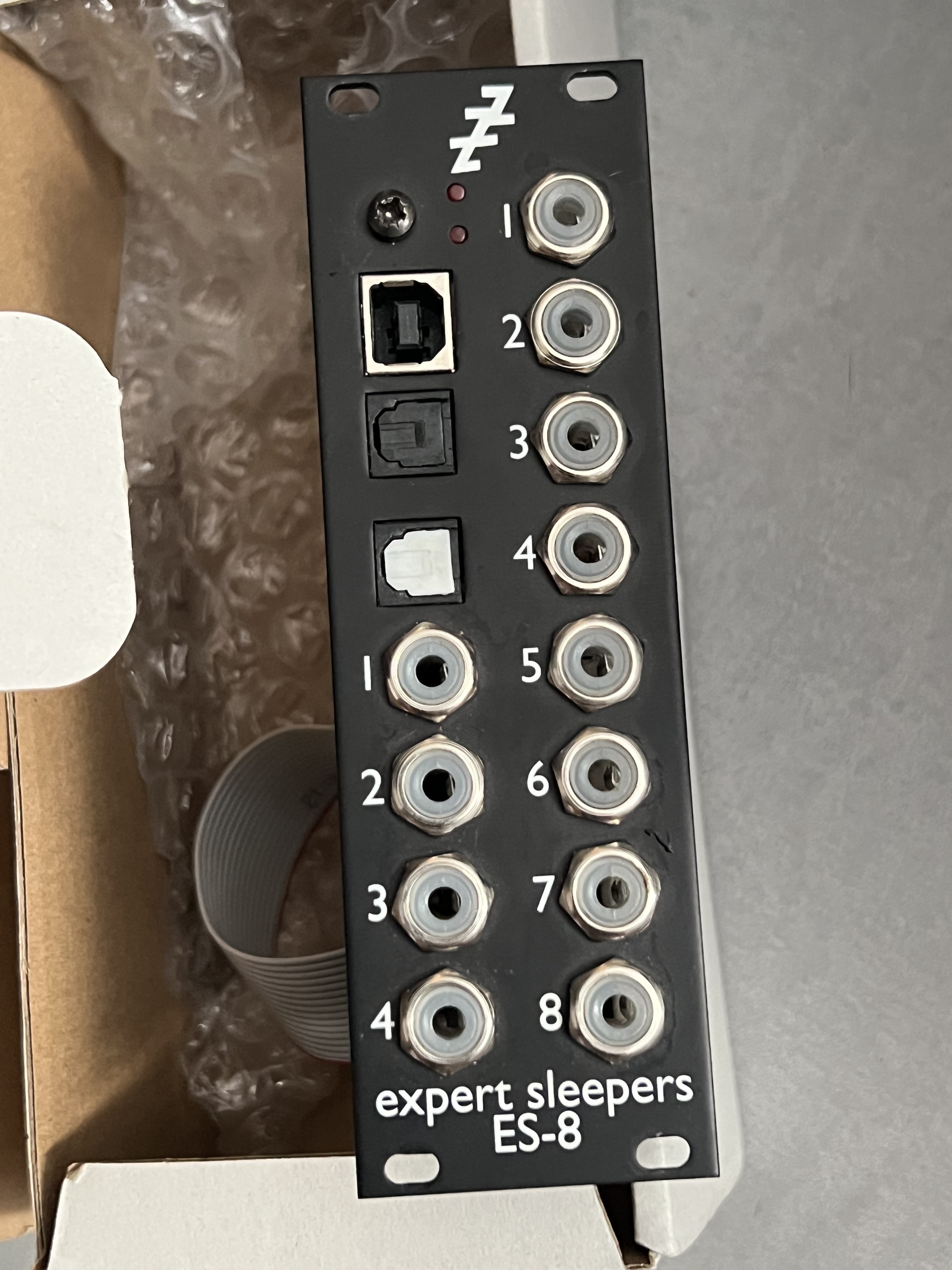 Expert sleepers ES-8