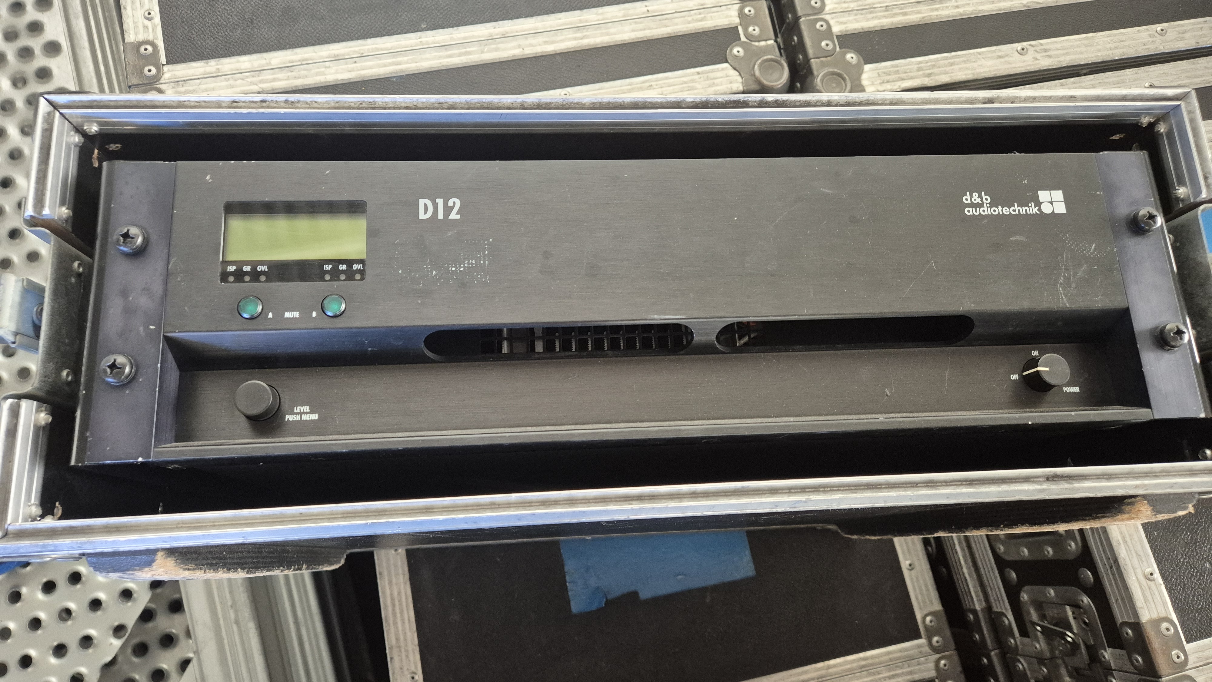 Amplificateur d&b Audiotechnik D12