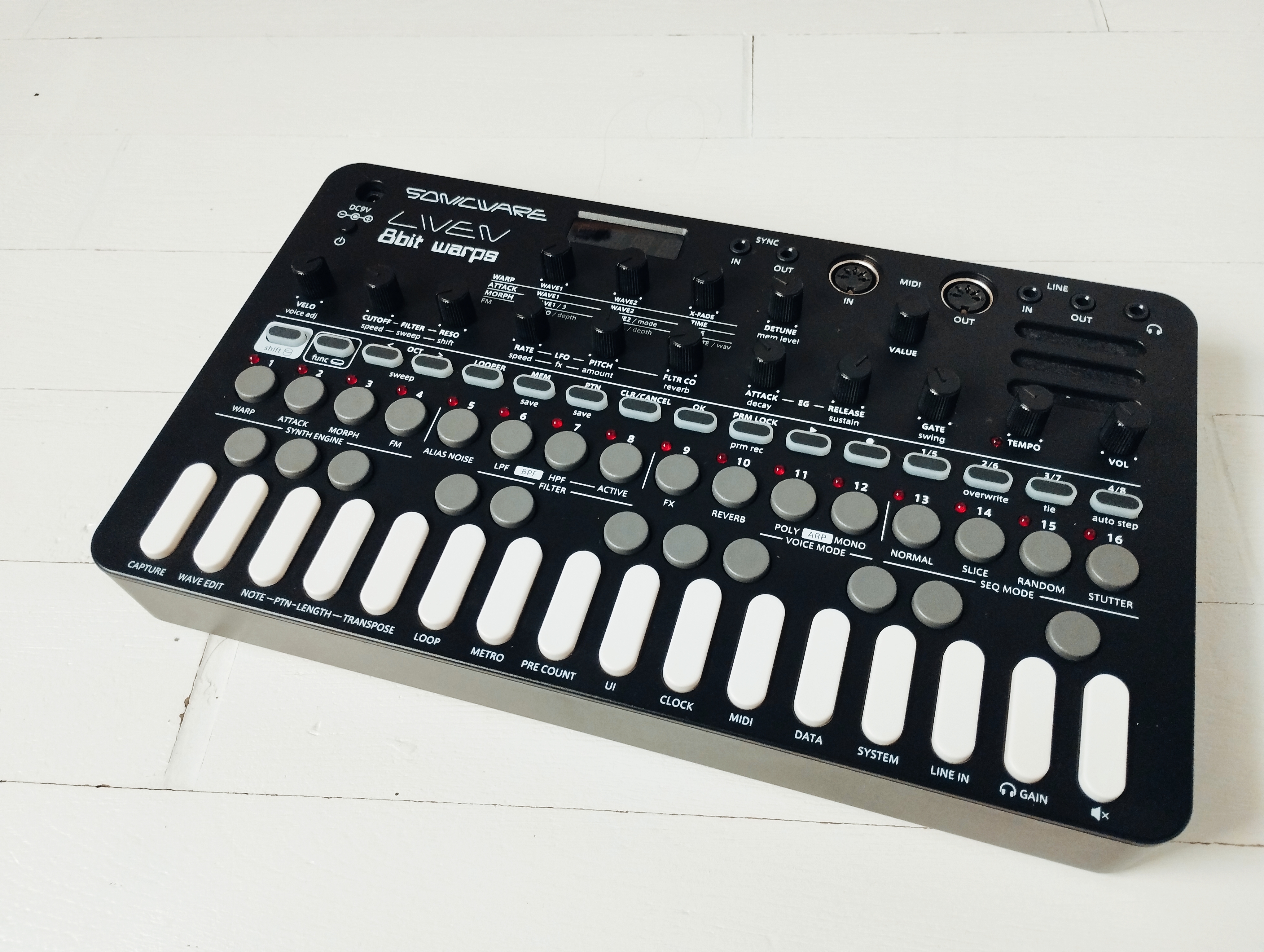 Vends Sonicware Liven 8bit warps