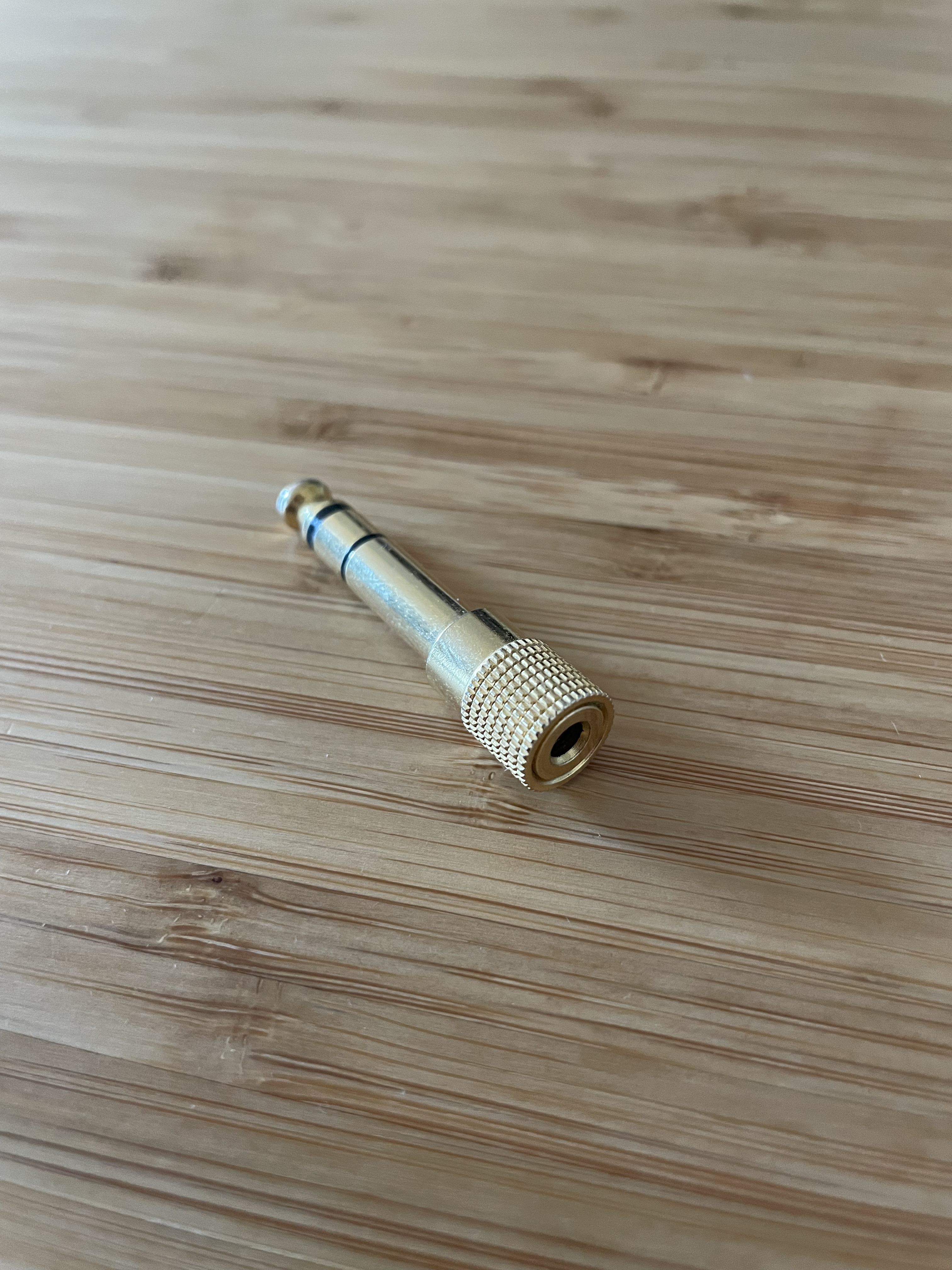 Adaptateur mini-jack 3.5 mm femelle - gros jack 6.35 mm mâle (stéréo)