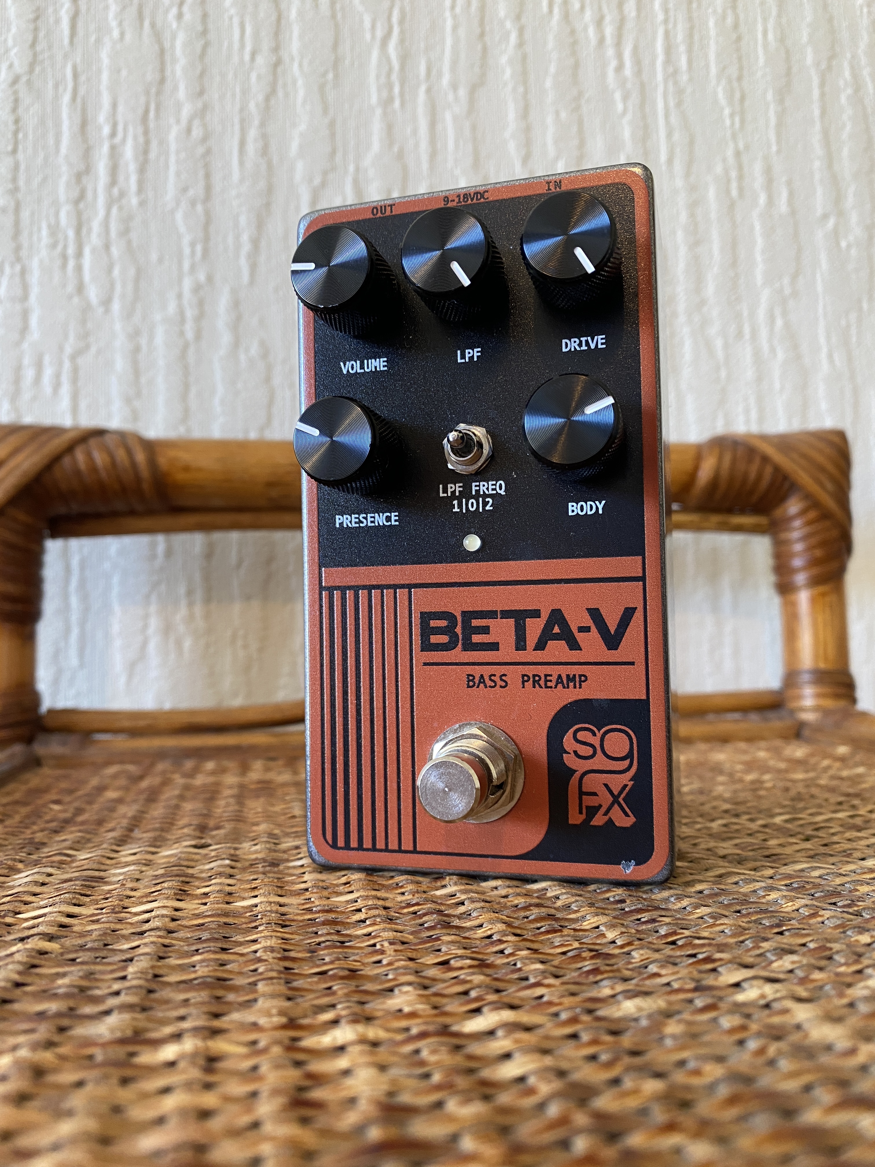 Pédale Preamp basse - SolidgoldFX Beta-V