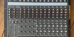 ?️ Mackie Onyx 1620 – Table de mixage analogique + housse