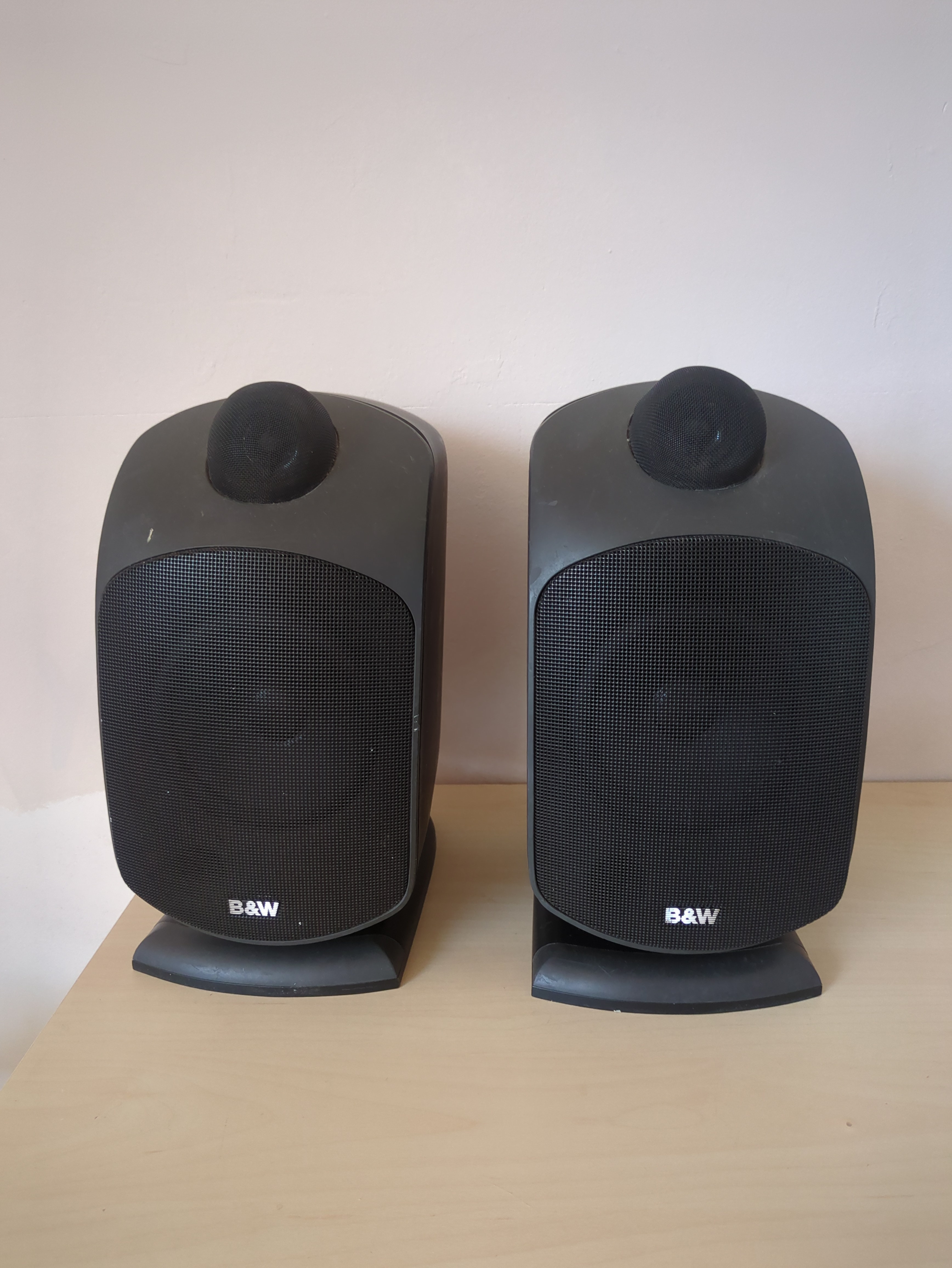 Vends paire d enceintes Bower & Wilkins