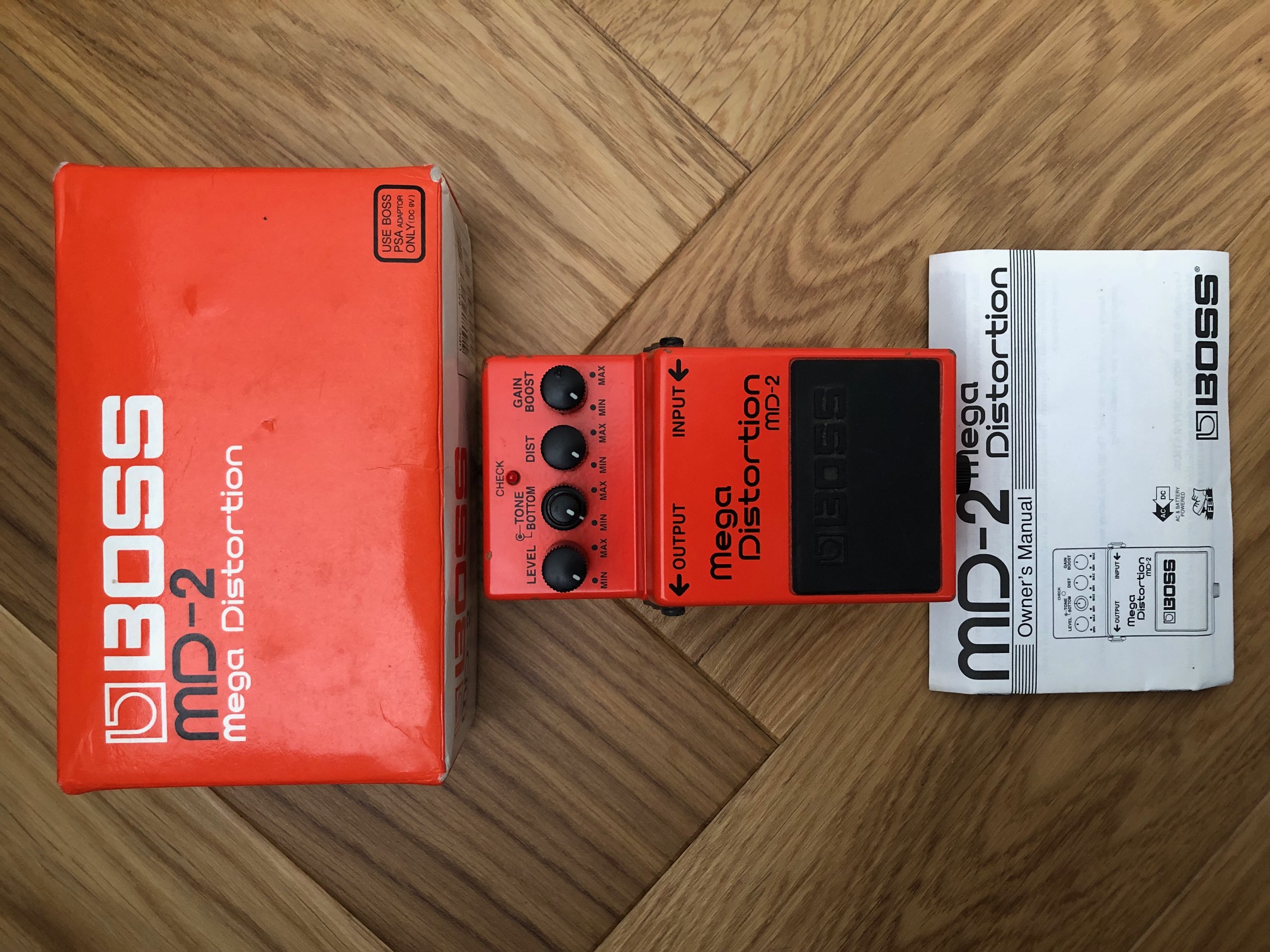 Boss MD-2 Mega Distortion + boite & manuel 