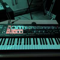 Synthétiseur Roland sh 201