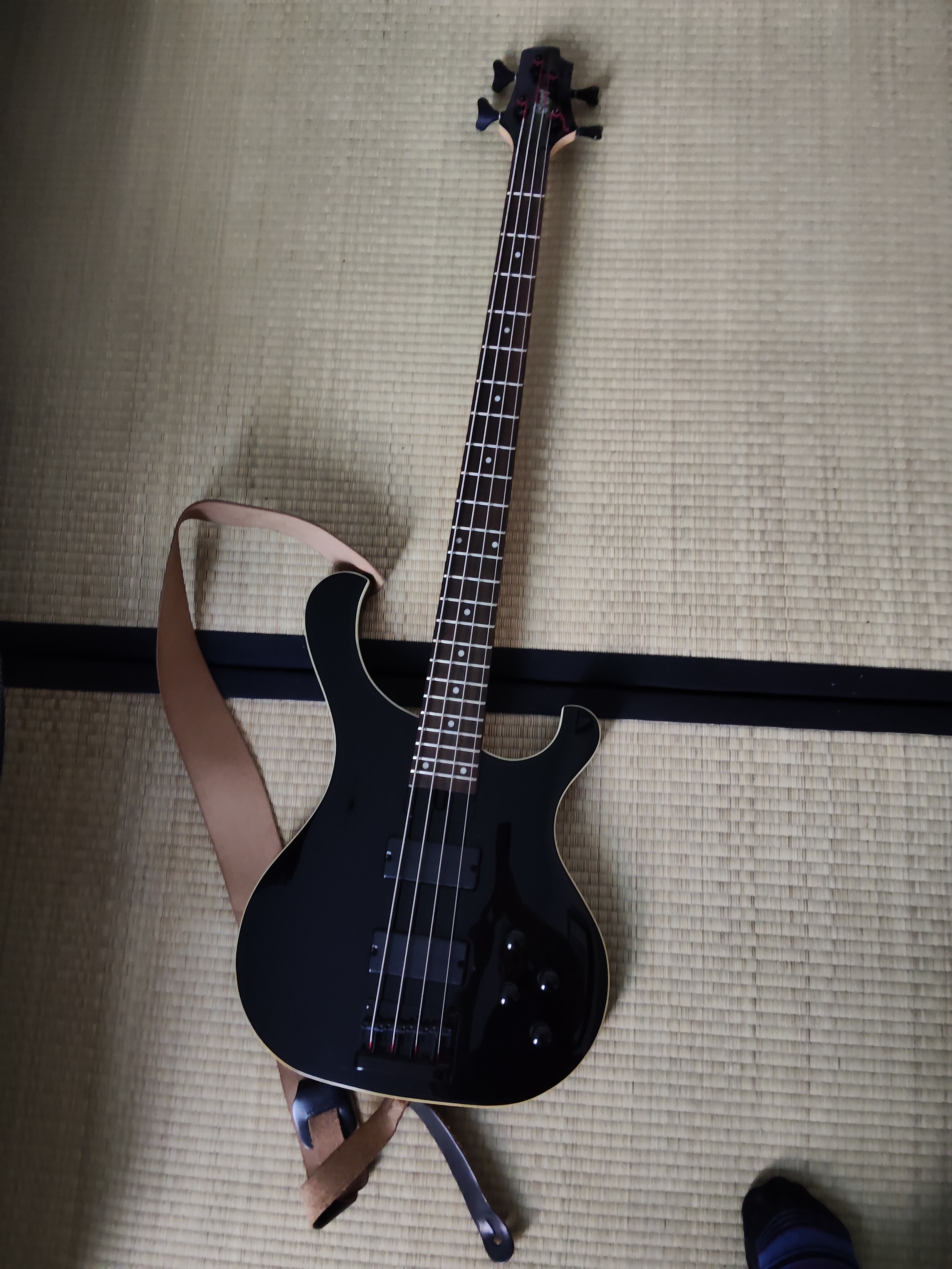 Vend guitare basse électrique Cort T34 noire