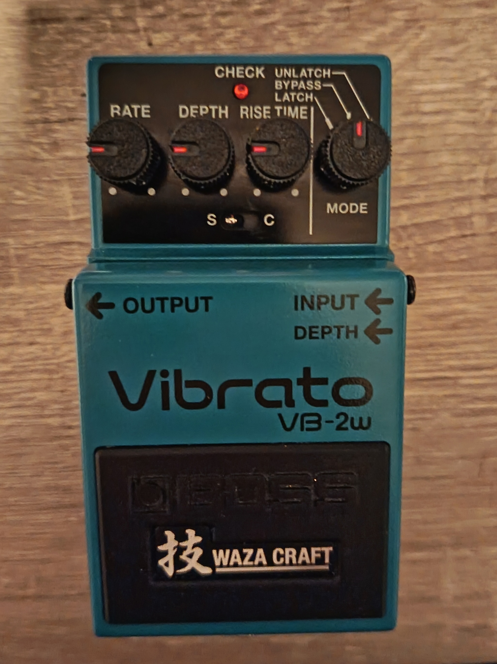 Vends Boss VB2-W neuve. 