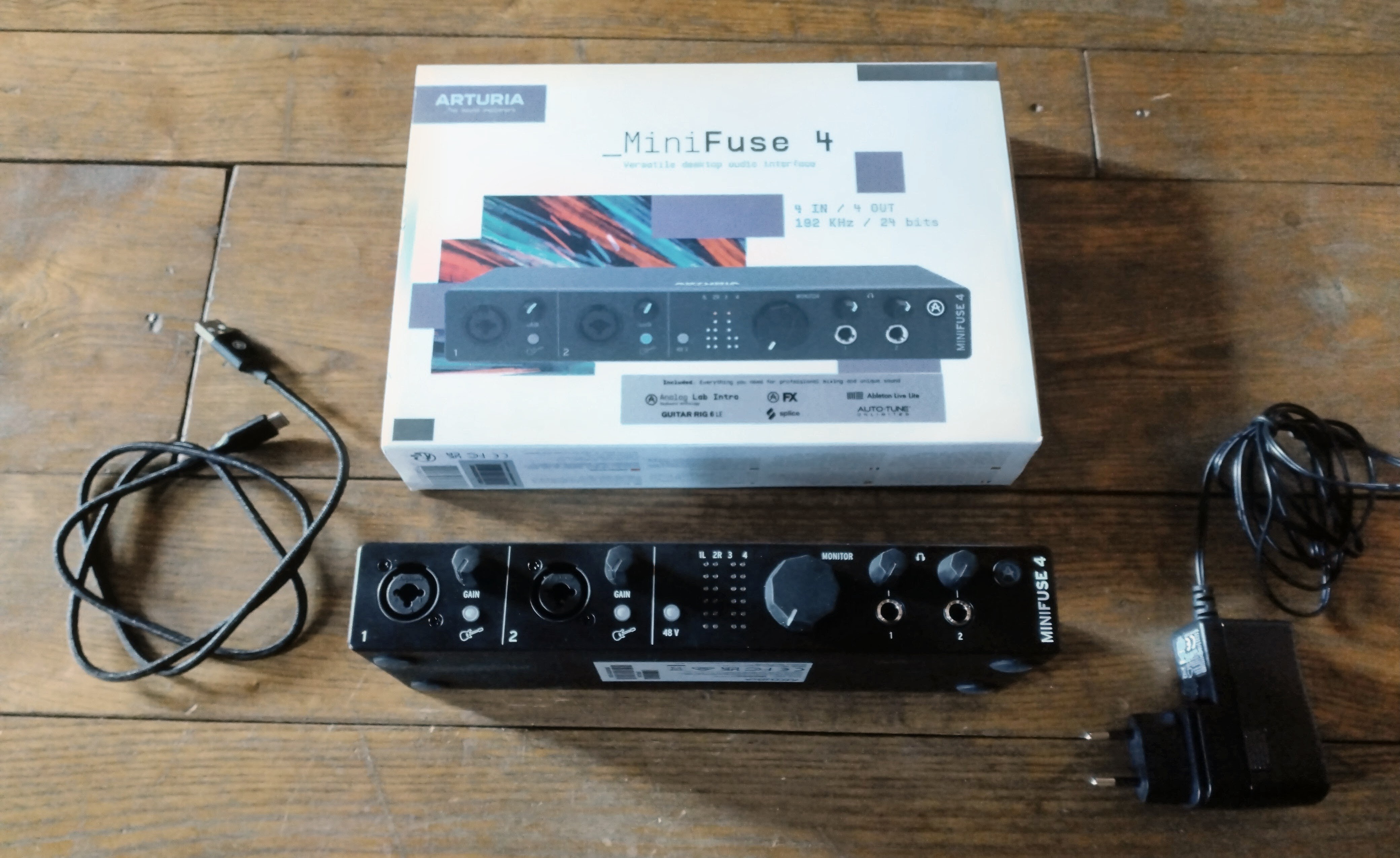 Arturia Minifuse 4 - comme neuf - sous garantie